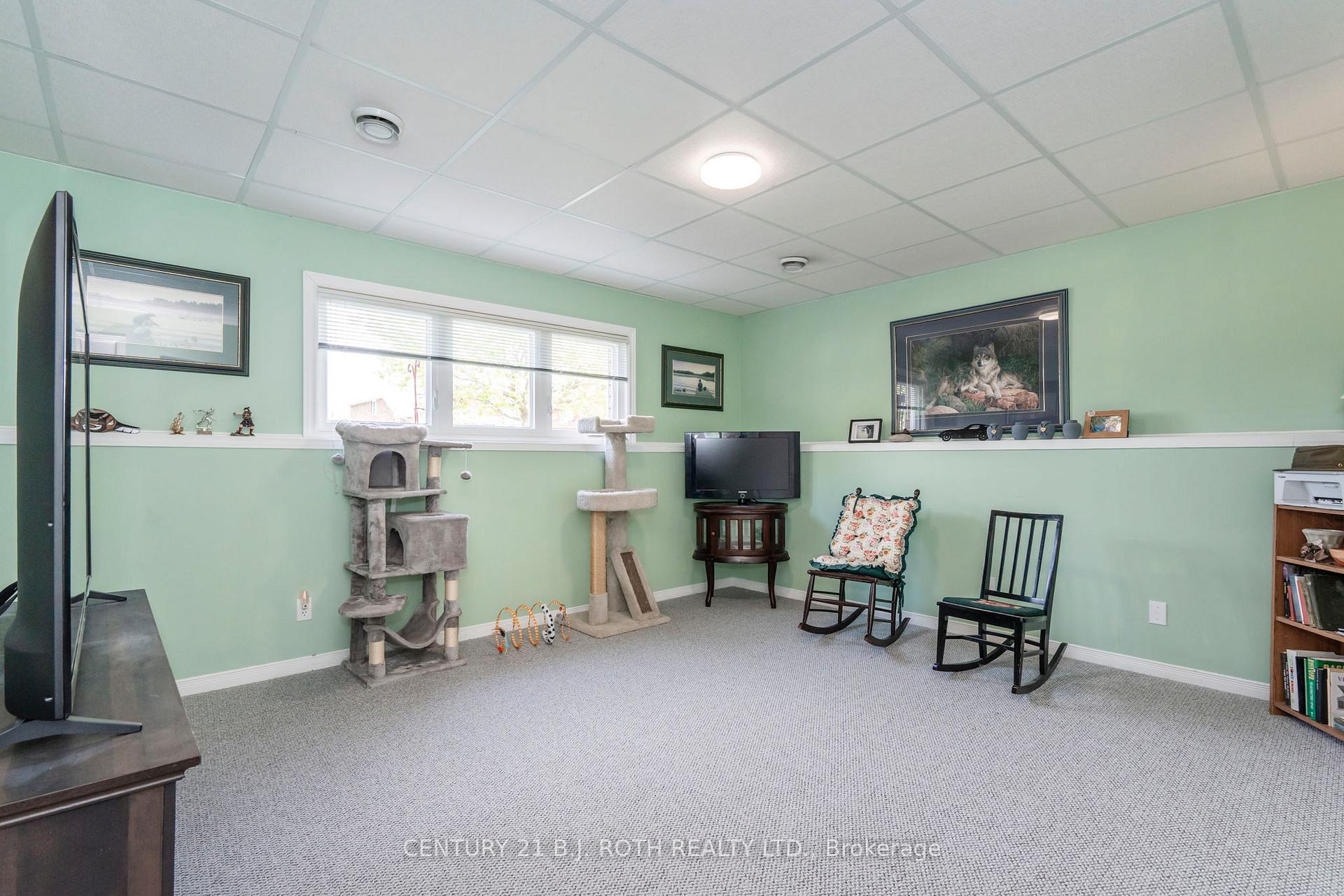 Photo 29 of 628 Wayne Crescent, Midland — HOMEH
