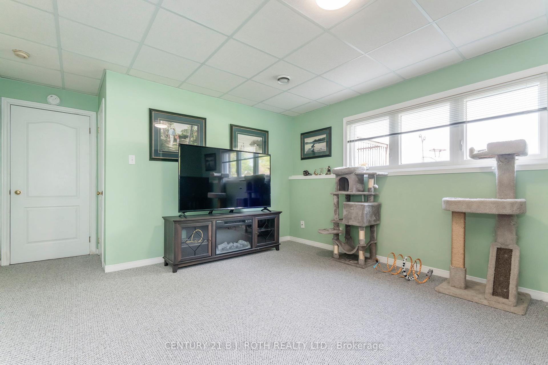 Photo 31 of 628 Wayne Crescent, Midland — HOMEH