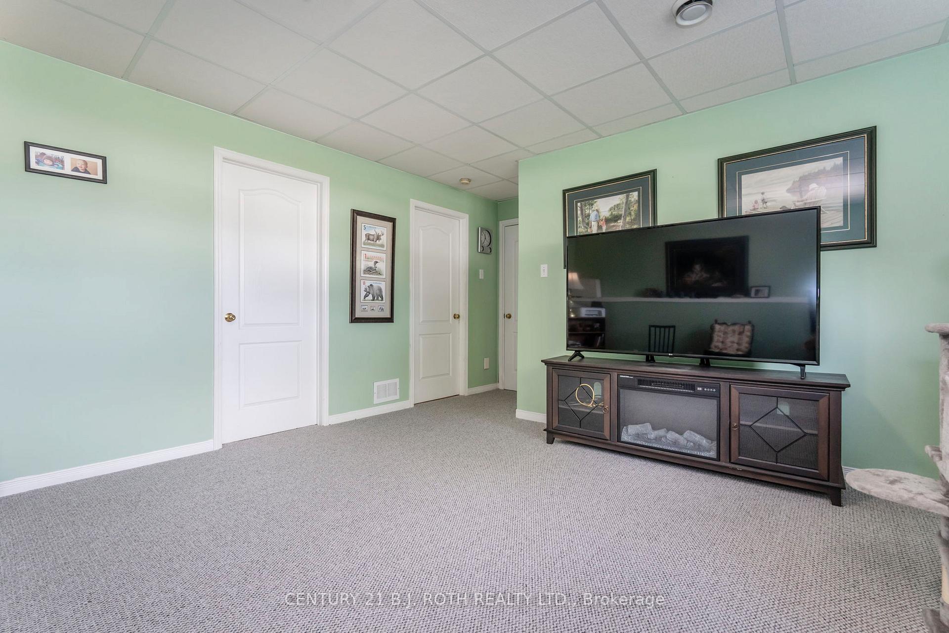 Photo 32 of 628 Wayne Crescent, Midland — HOMEH