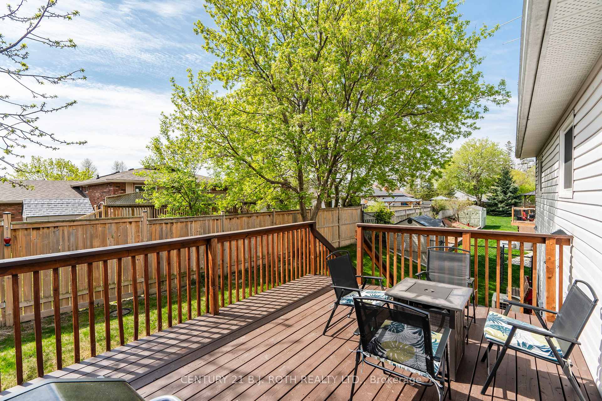 Photo 43 of 628 Wayne Crescent, Midland — HOMEH