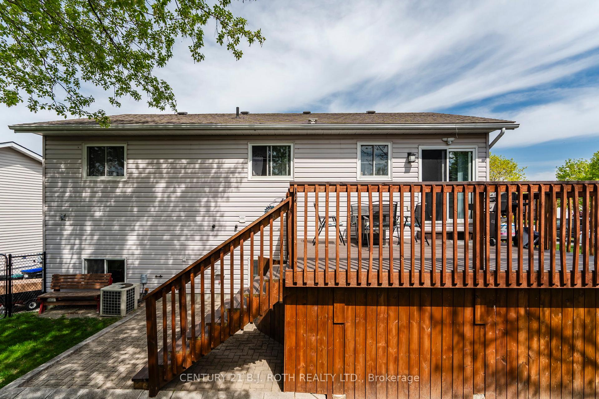 Photo 45 of 628 Wayne Crescent, Midland — HOMEH