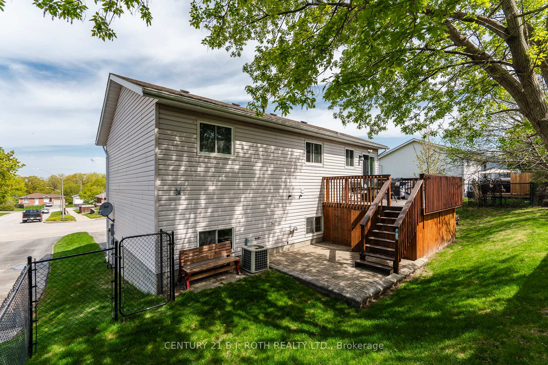 Photo 48 of 628 Wayne Crescent, Midland — HOMEH