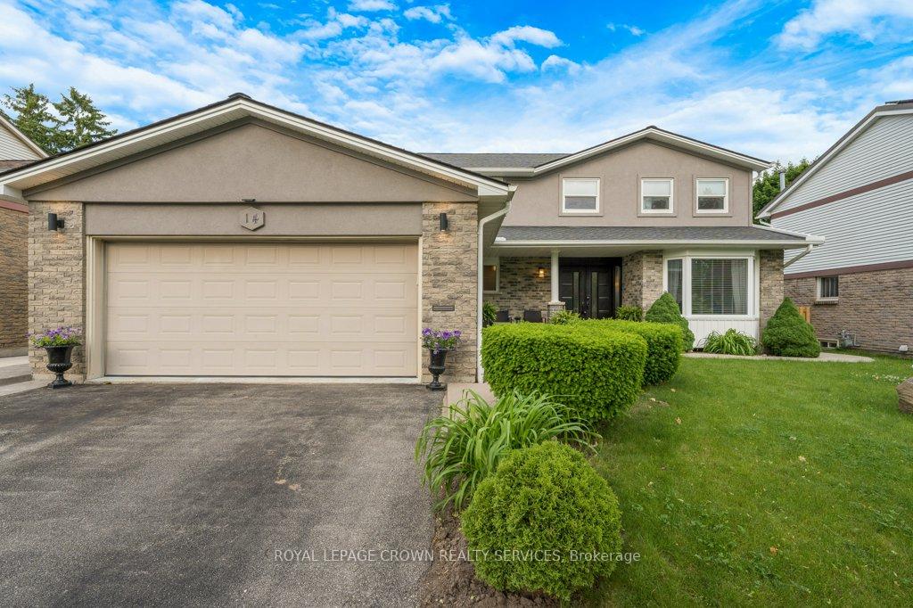 Front of 14 Pathfinder Crescent