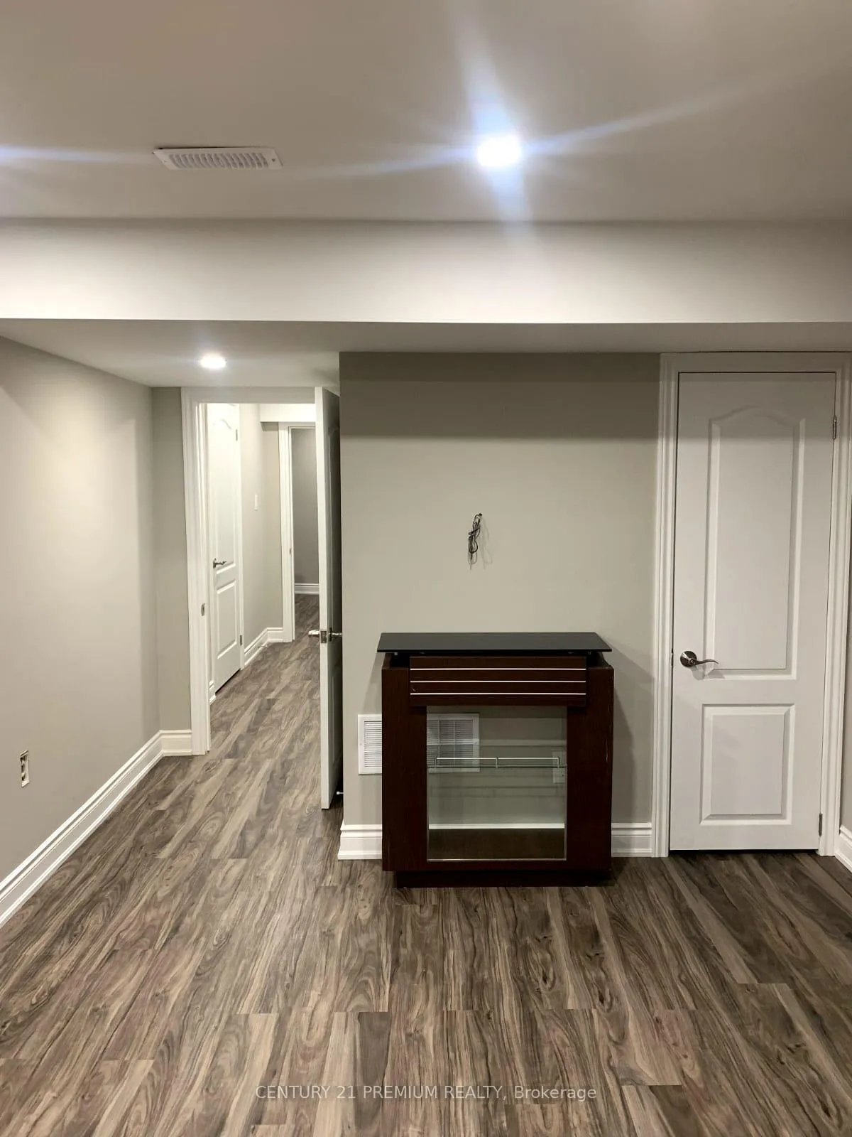 Photo 5 of Unit Bsmt 1A, 265 Chilver Heights, Milton, Ford — HOMEH