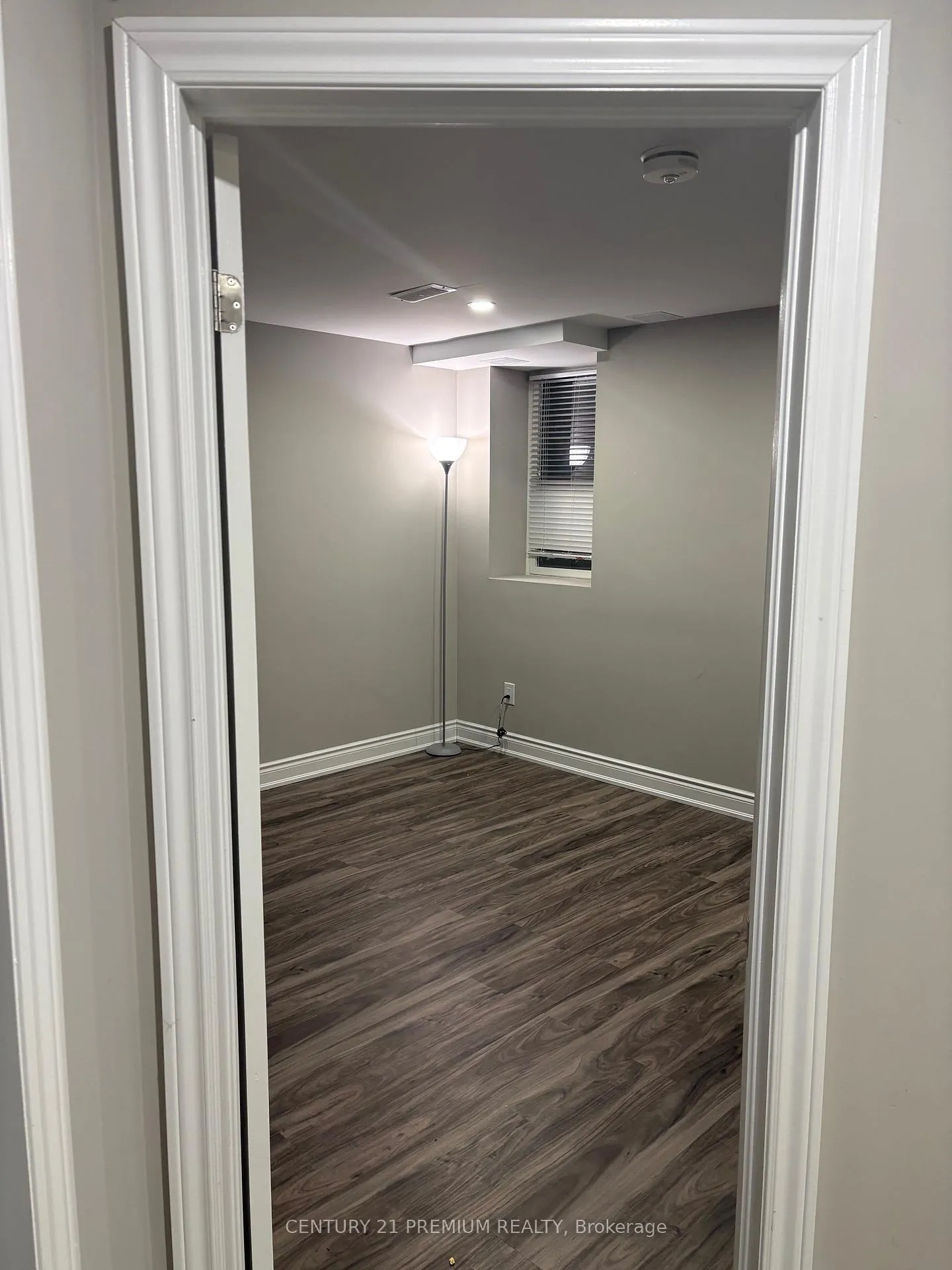 Photo 7 of Unit Bsmt 1A, 265 Chilver Heights, Milton, Ford — HOMEH