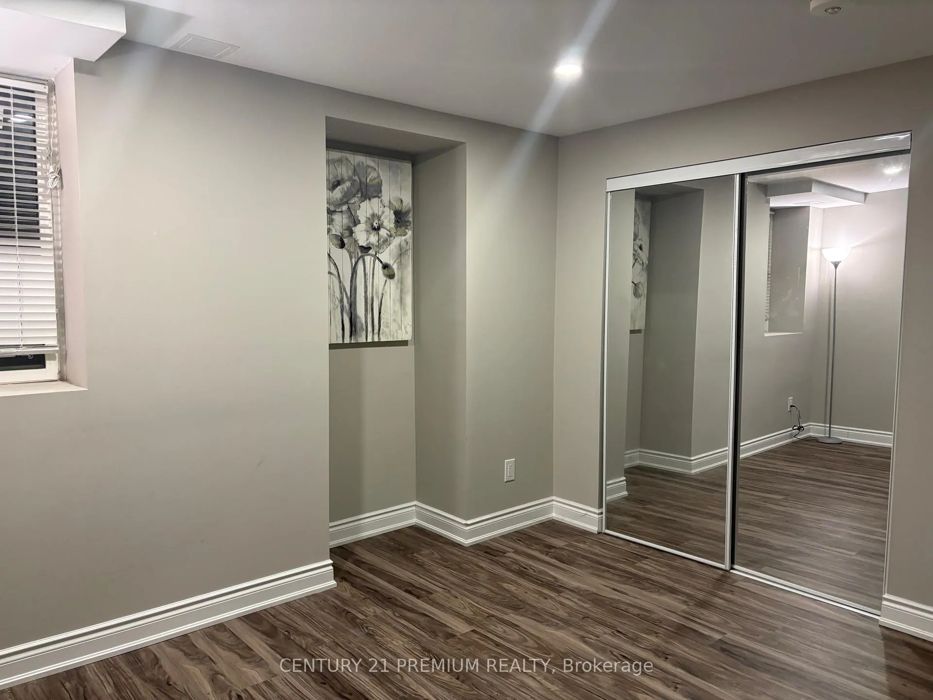 Photo 8 of Unit Bsmt 1A, 265 Chilver Heights, Milton, Ford — HOMEH