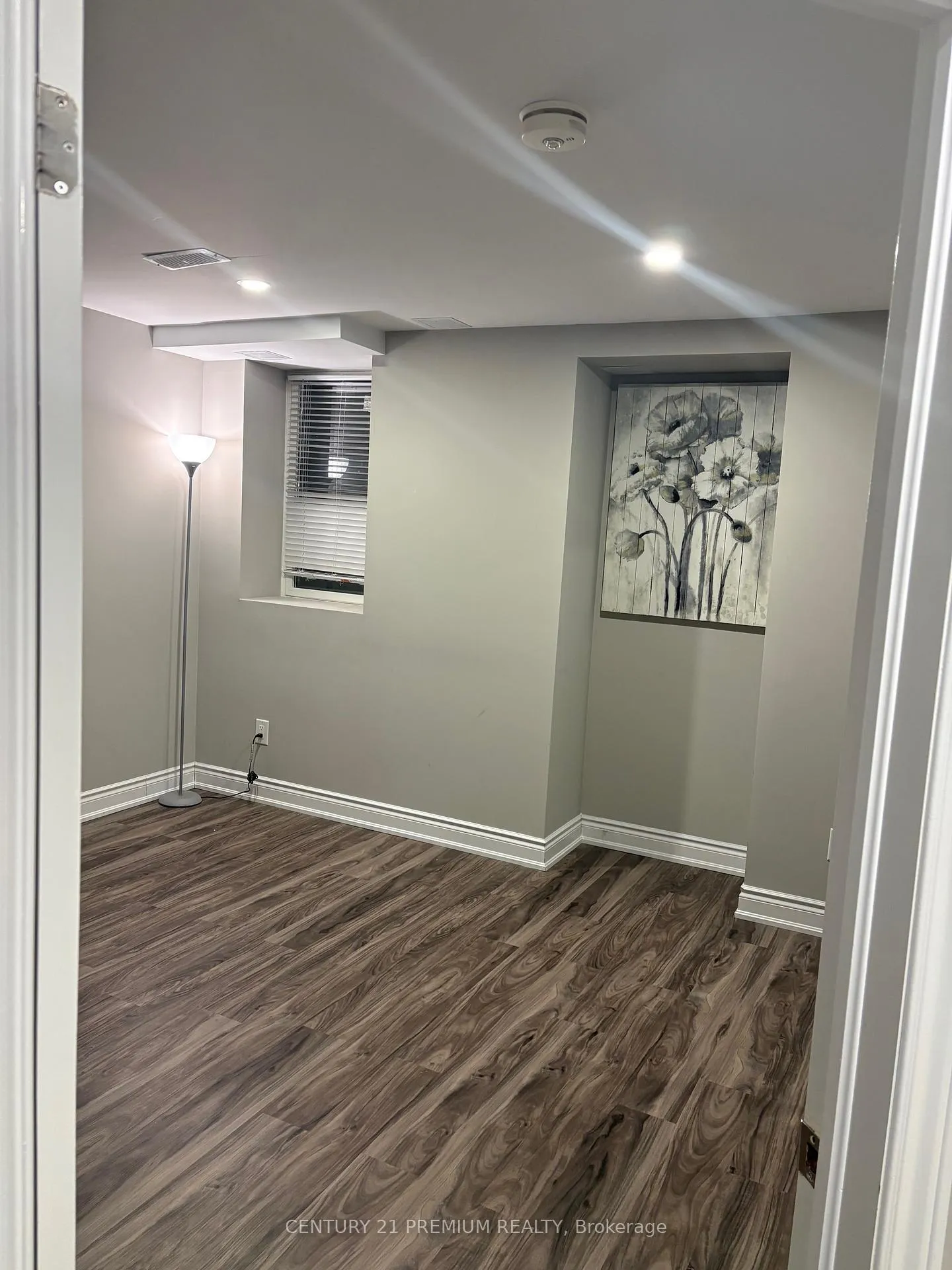 Photo 9 of Unit Bsmt 1A, 265 Chilver Heights, Milton, Ford — HOMEH