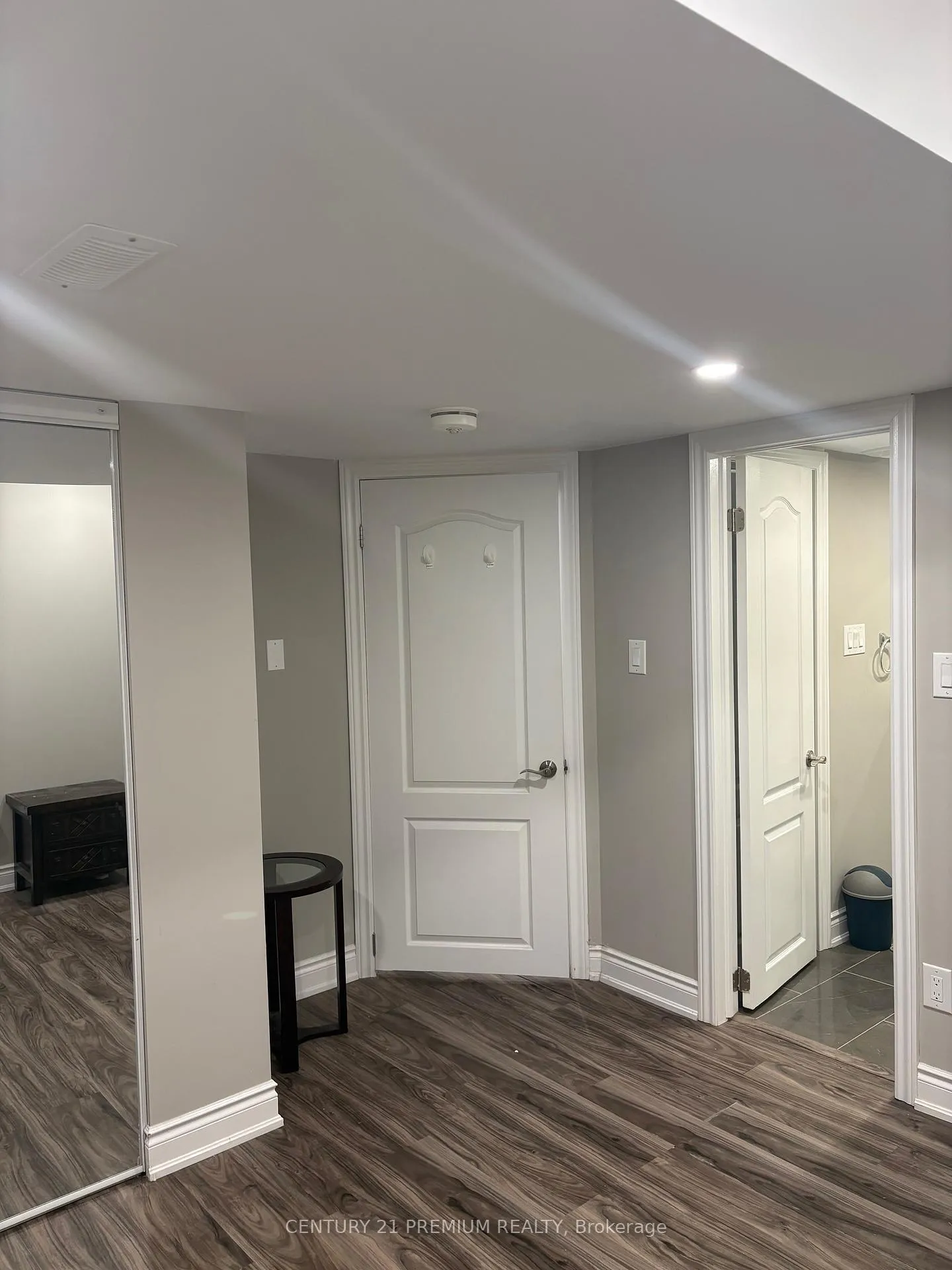 Photo 10 of Unit Bsmt 1A, 265 Chilver Heights, Milton, Ford — HOMEH