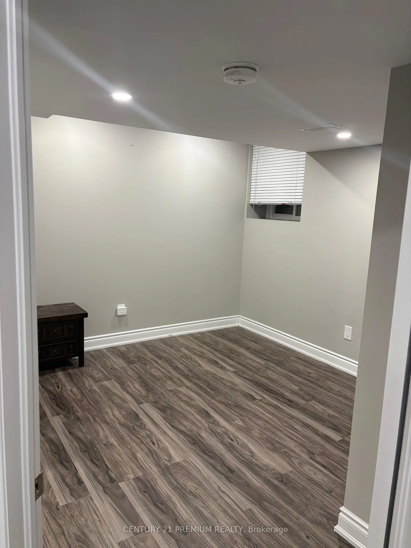 Photo 11 of Unit Bsmt 1A, 265 Chilver Heights, Milton, Ford — HOMEH