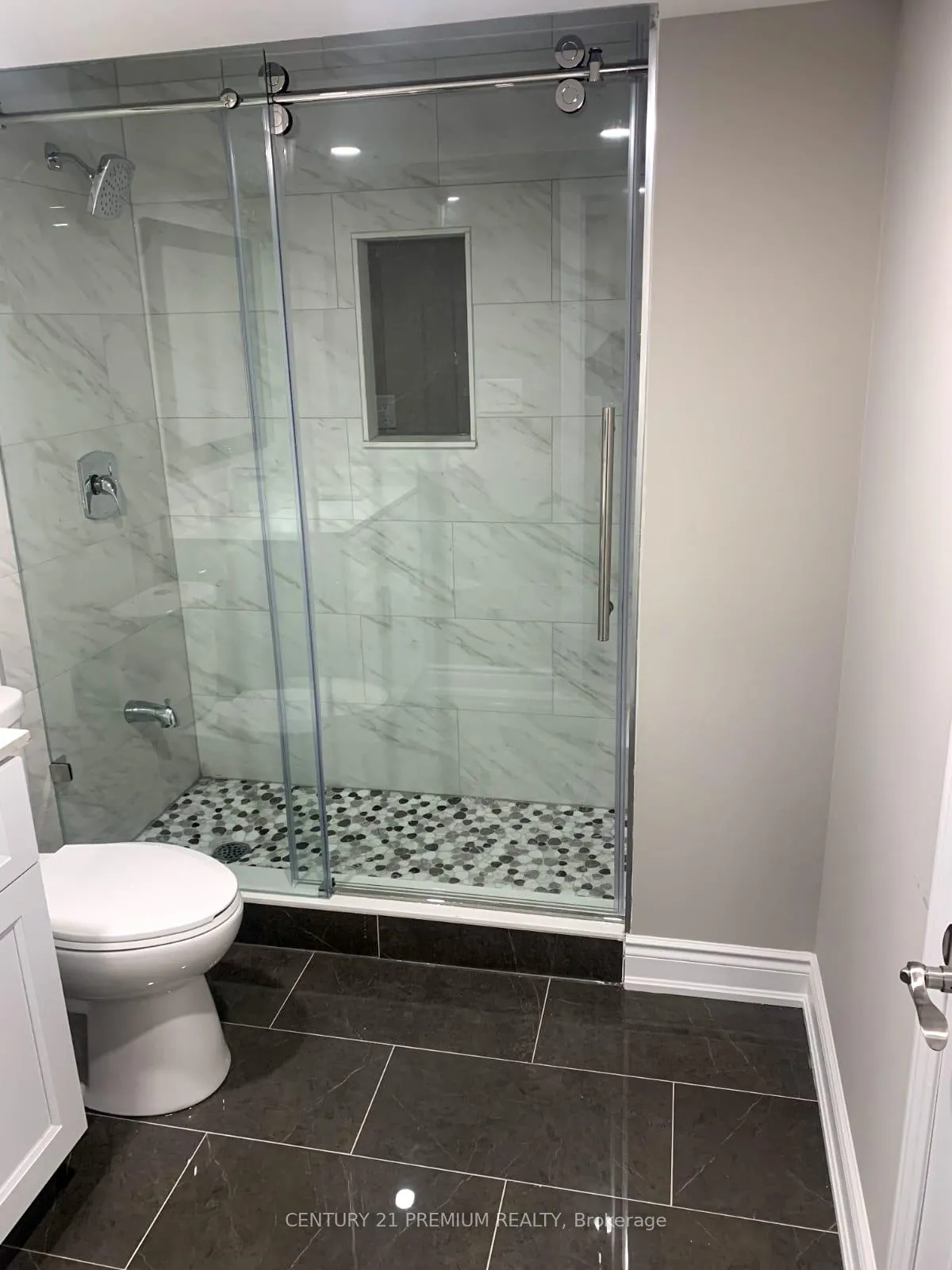 Photo 13 of Unit Bsmt 1A, 265 Chilver Heights, Milton, Ford — HOMEH