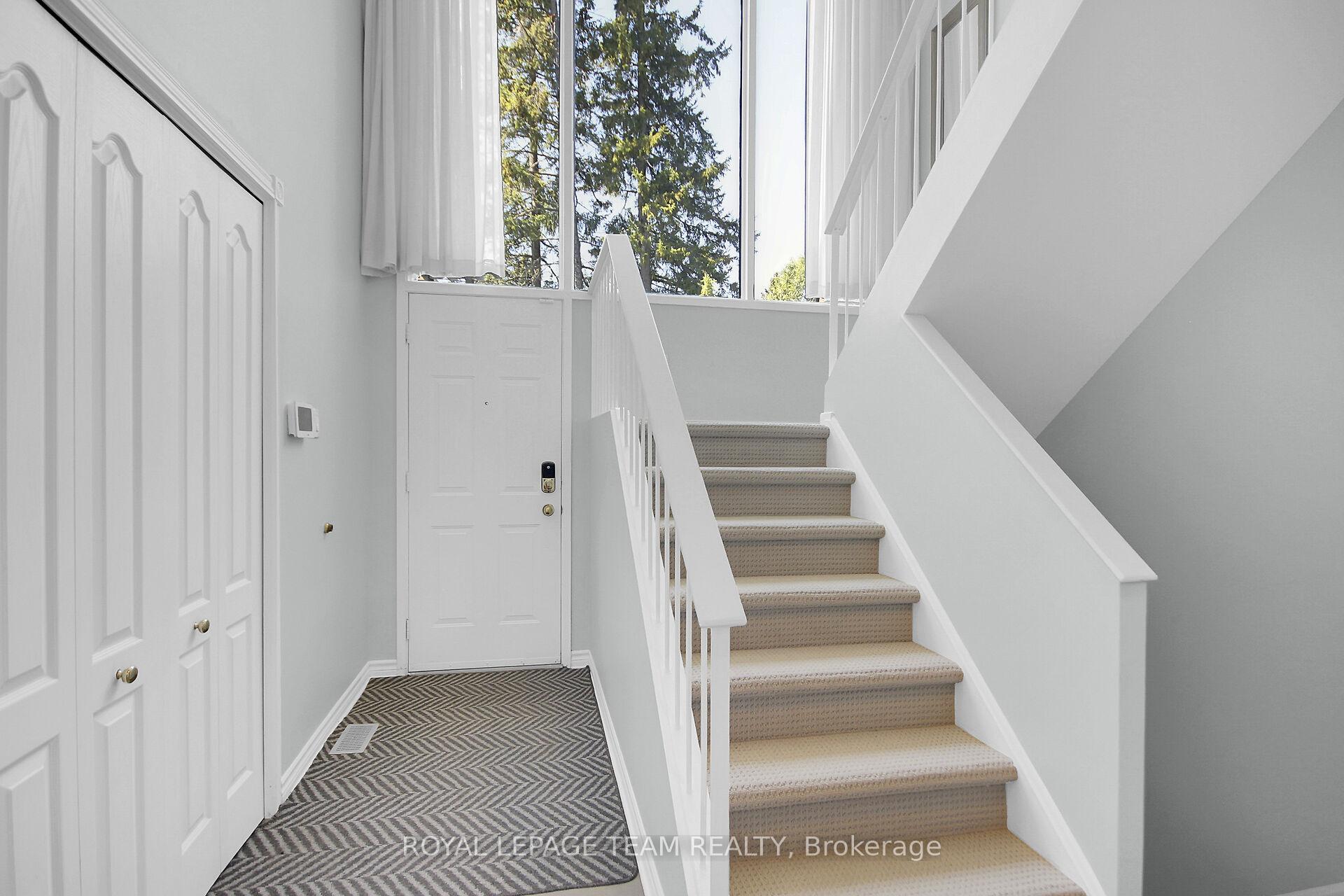 Photo 3 of 27 Sandwell Crescent, Ottawa, Kanata - Beaverbrook — HOMEH