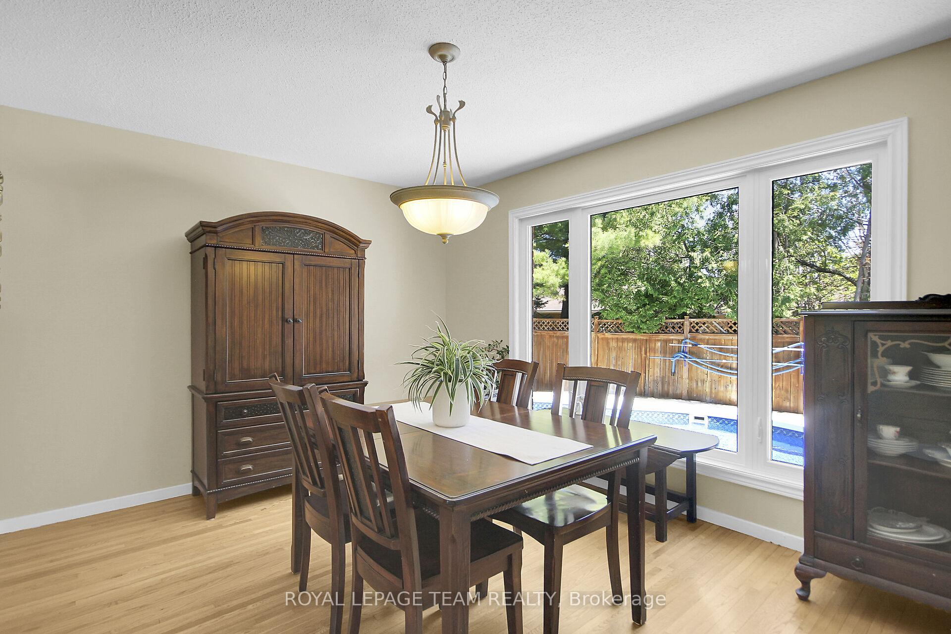 Photo 10 of 27 Sandwell Crescent, Ottawa, Kanata - Beaverbrook — HOMEH
