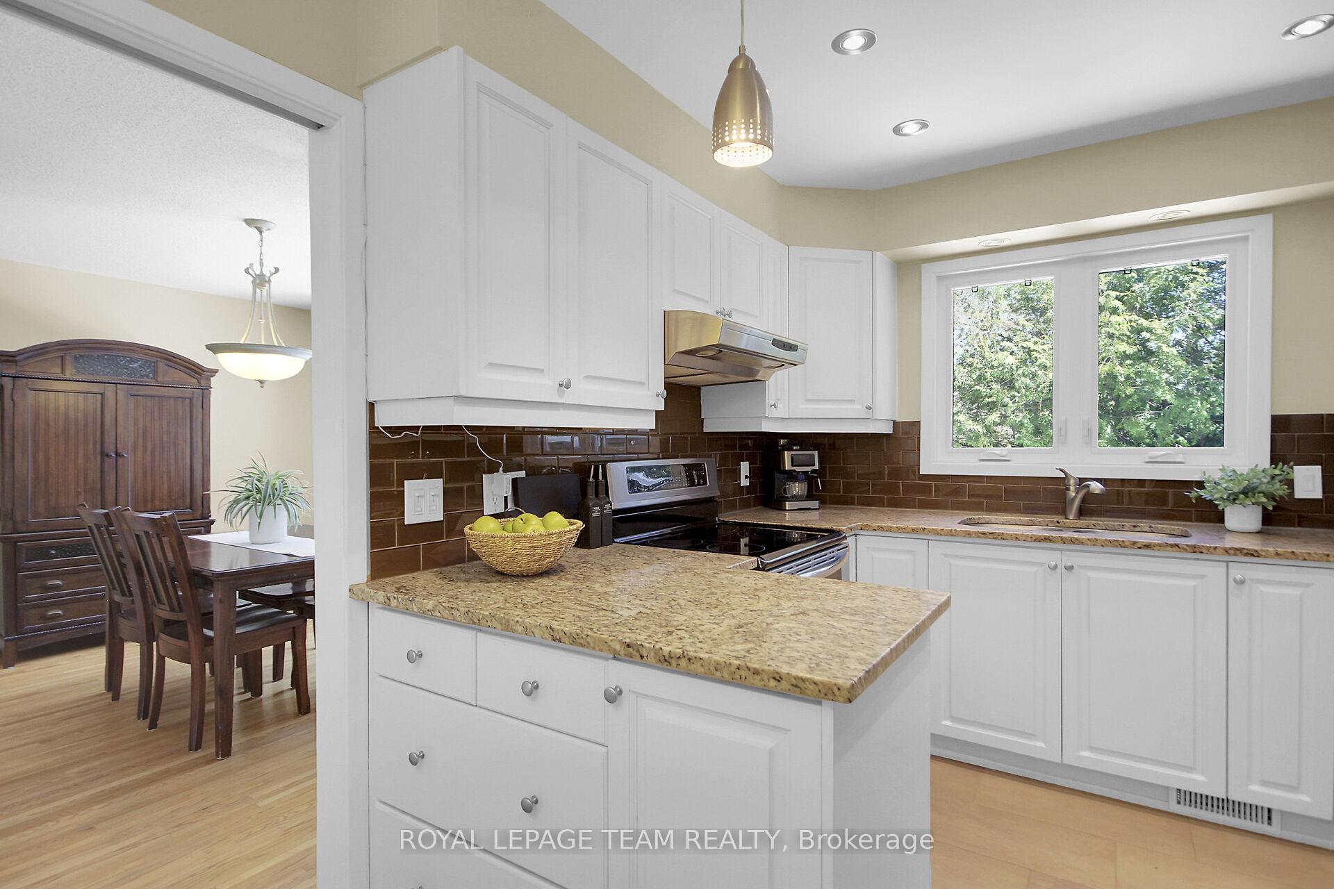 Photo 20 of 27 Sandwell Crescent, Ottawa, Kanata - Beaverbrook — HOMEH