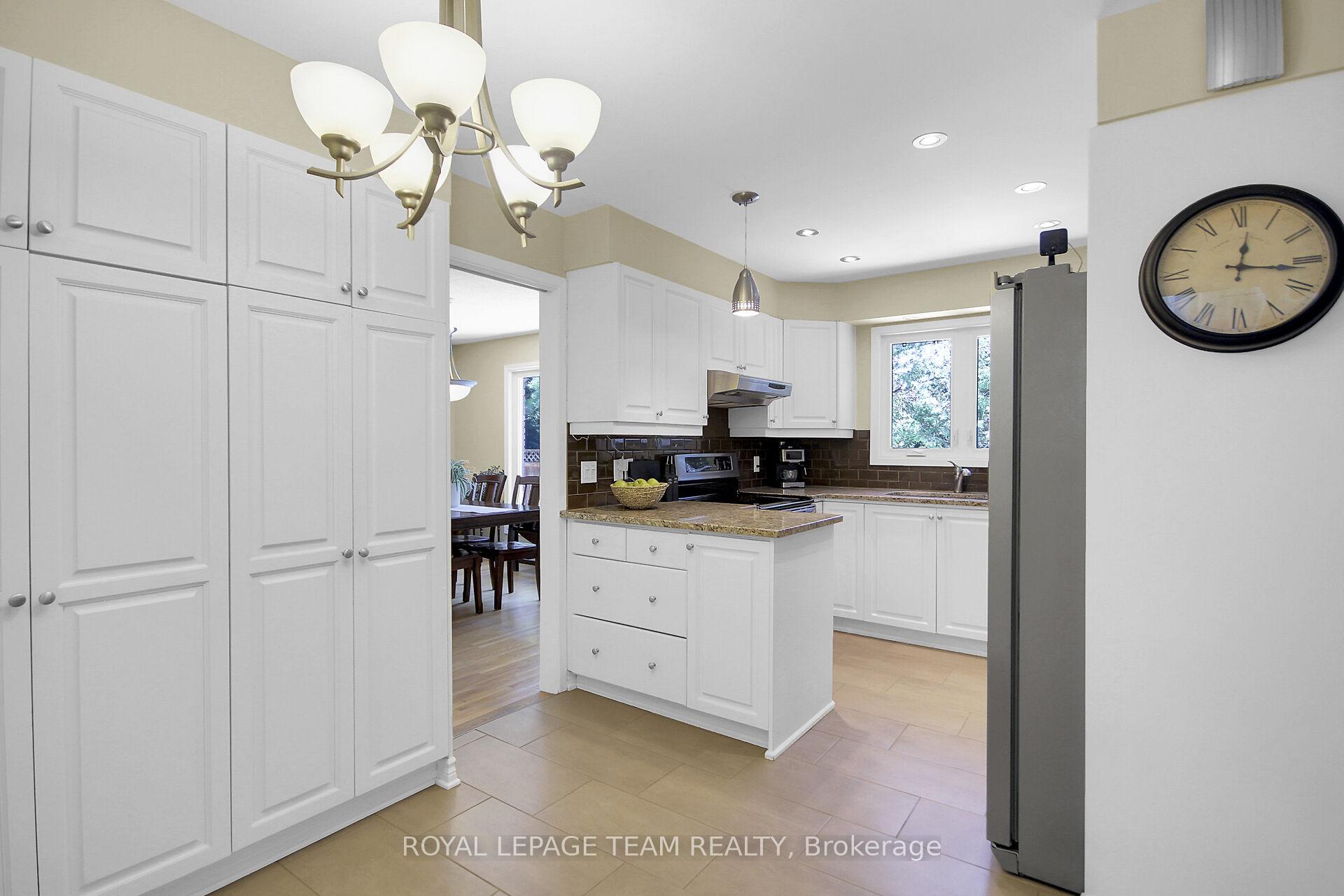 Photo 21 of 27 Sandwell Crescent, Ottawa, Kanata - Beaverbrook — HOMEH