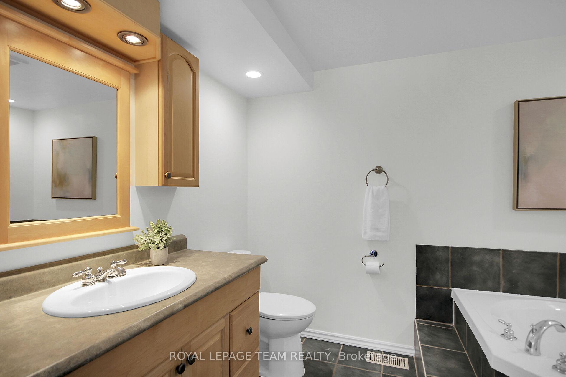 Photo 39 of 27 Sandwell Crescent, Ottawa, Kanata - Beaverbrook — HOMEH