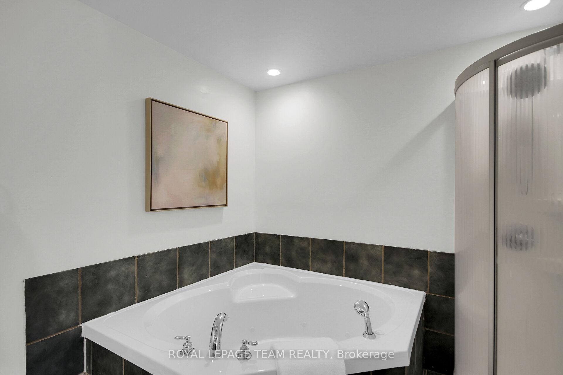 Photo 40 of 27 Sandwell Crescent, Ottawa, Kanata - Beaverbrook — HOMEH