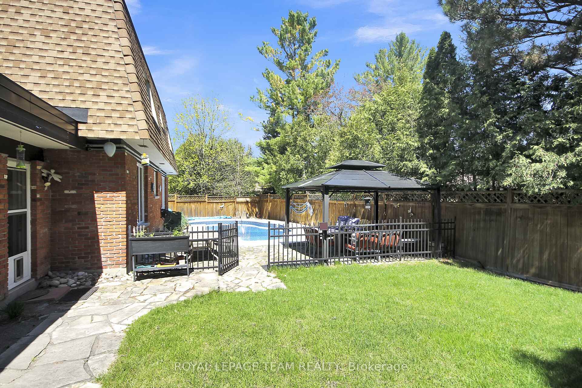 Photo 46 of 27 Sandwell Crescent, Ottawa, Kanata - Beaverbrook — HOMEH