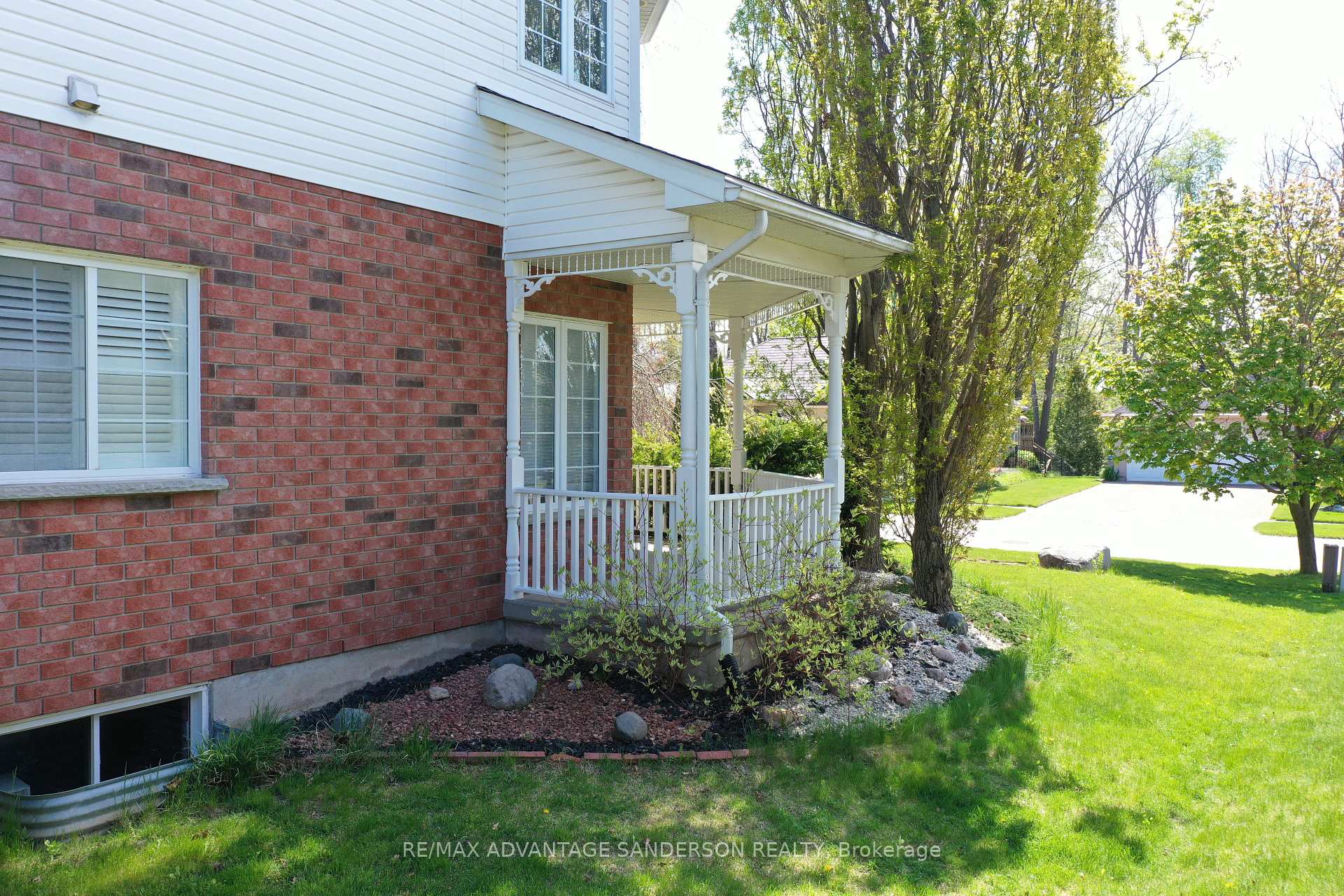 Photo 11 of 30 Birchcrest Drive, Middlesex Centre, Kilworth — HOMEH