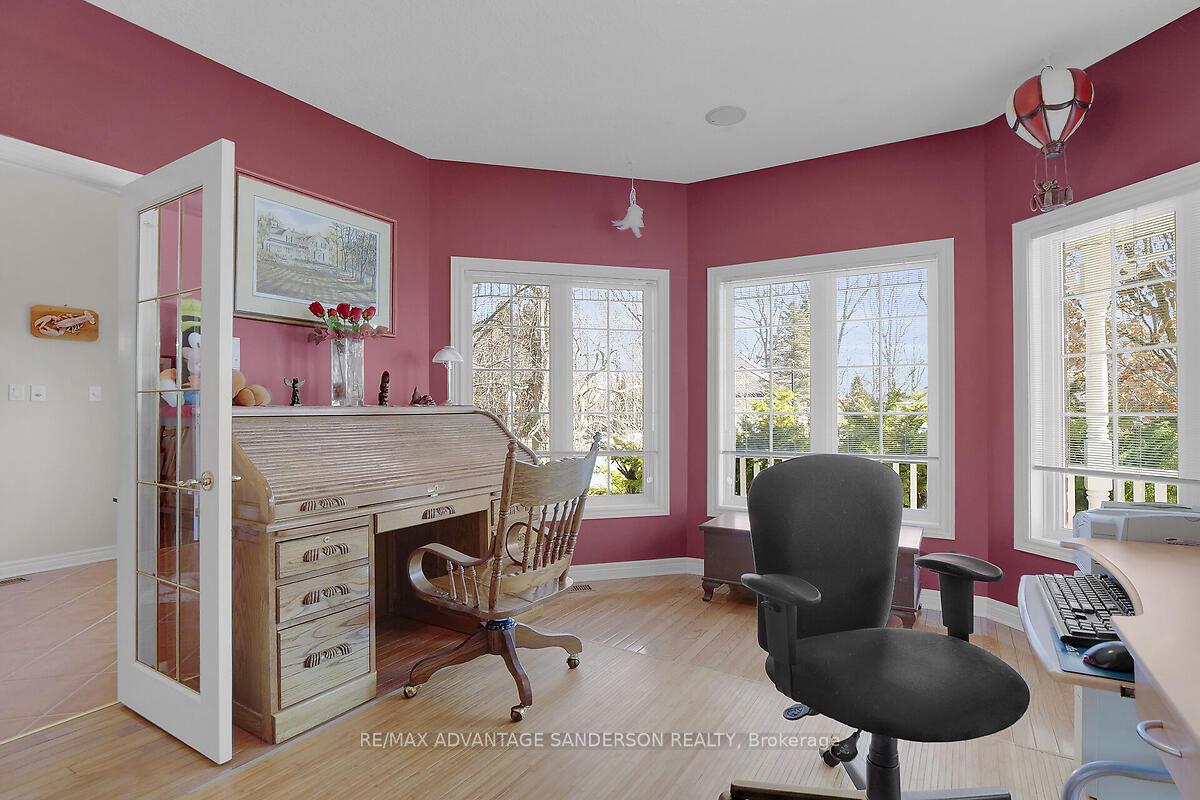 Photo 13 of 30 Birchcrest Drive, Middlesex Centre, Kilworth — HOMEH