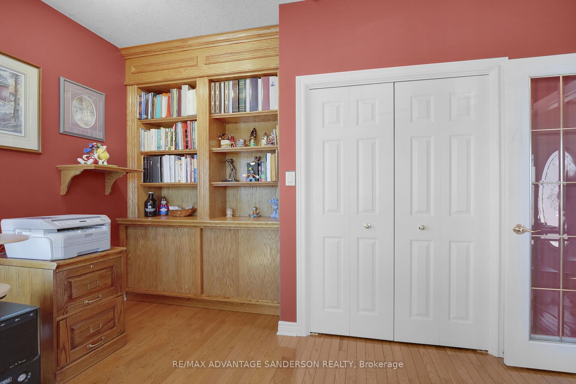 Photo 14 of 30 Birchcrest Drive, Middlesex Centre, Kilworth — HOMEH