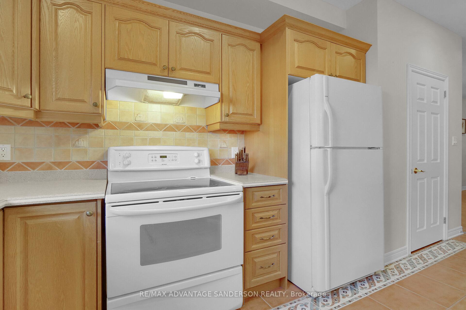 Photo 22 of 30 Birchcrest Drive, Middlesex Centre, Kilworth — HOMEH