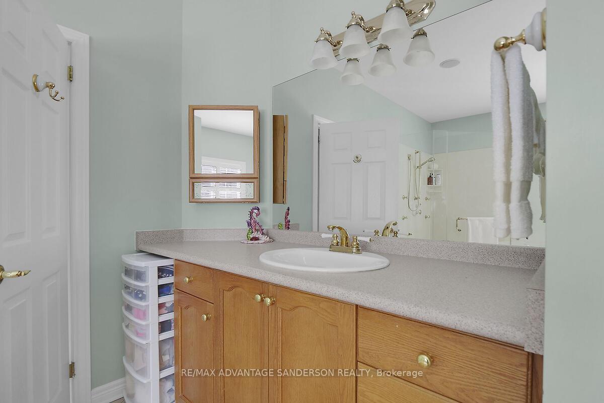 Photo 29 of 30 Birchcrest Drive, Middlesex Centre, Kilworth — HOMEH