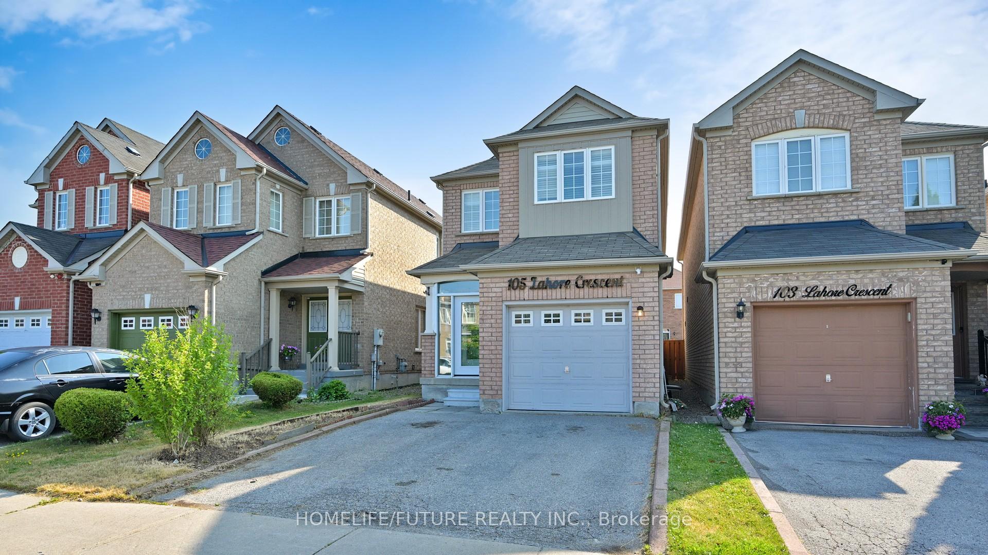 Photo 3 of 105 Lahore Crescent, Markham, Cedarwood — HOMEH