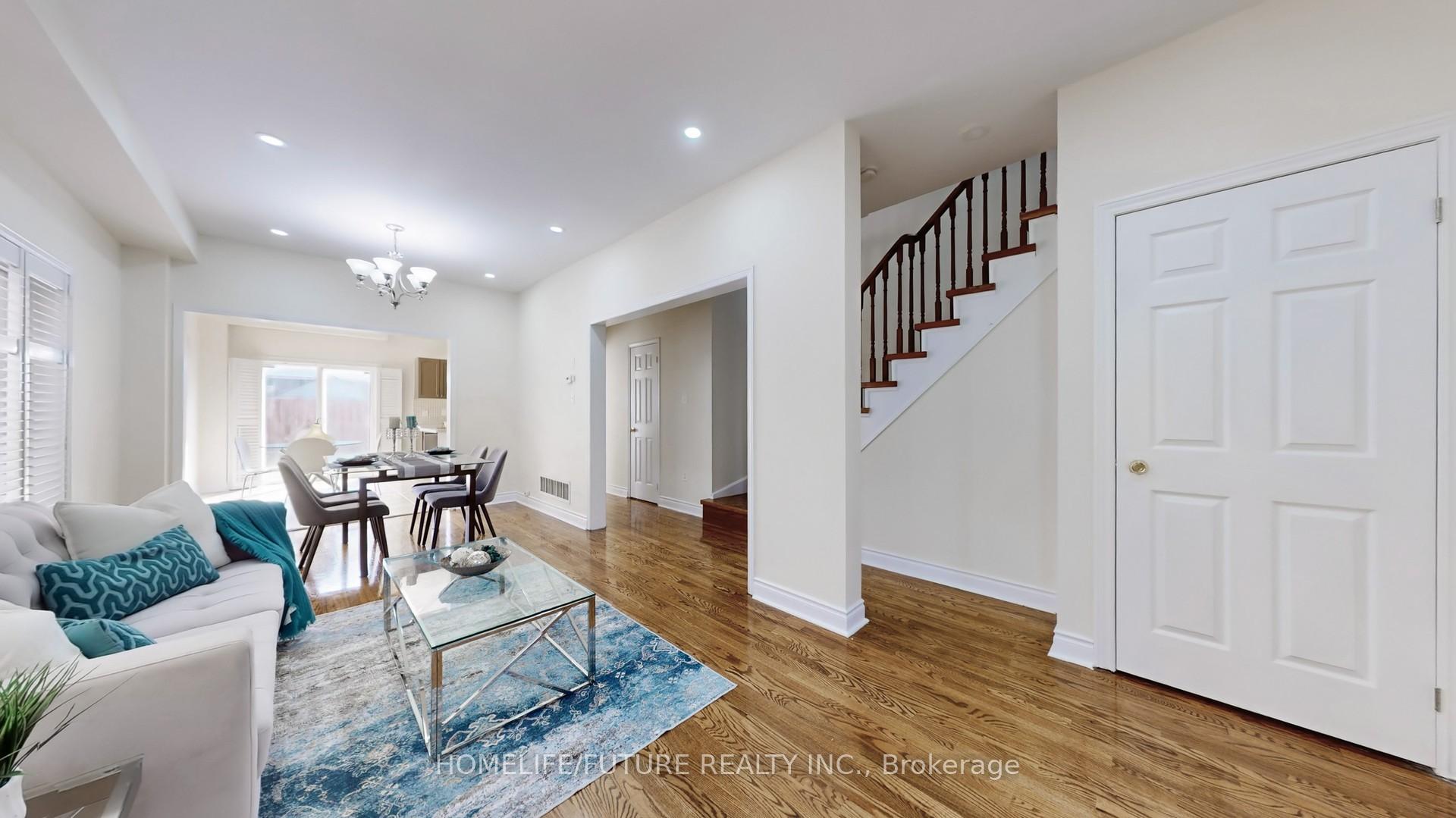 Photo 5 of 105 Lahore Crescent, Markham, Cedarwood — HOMEH
