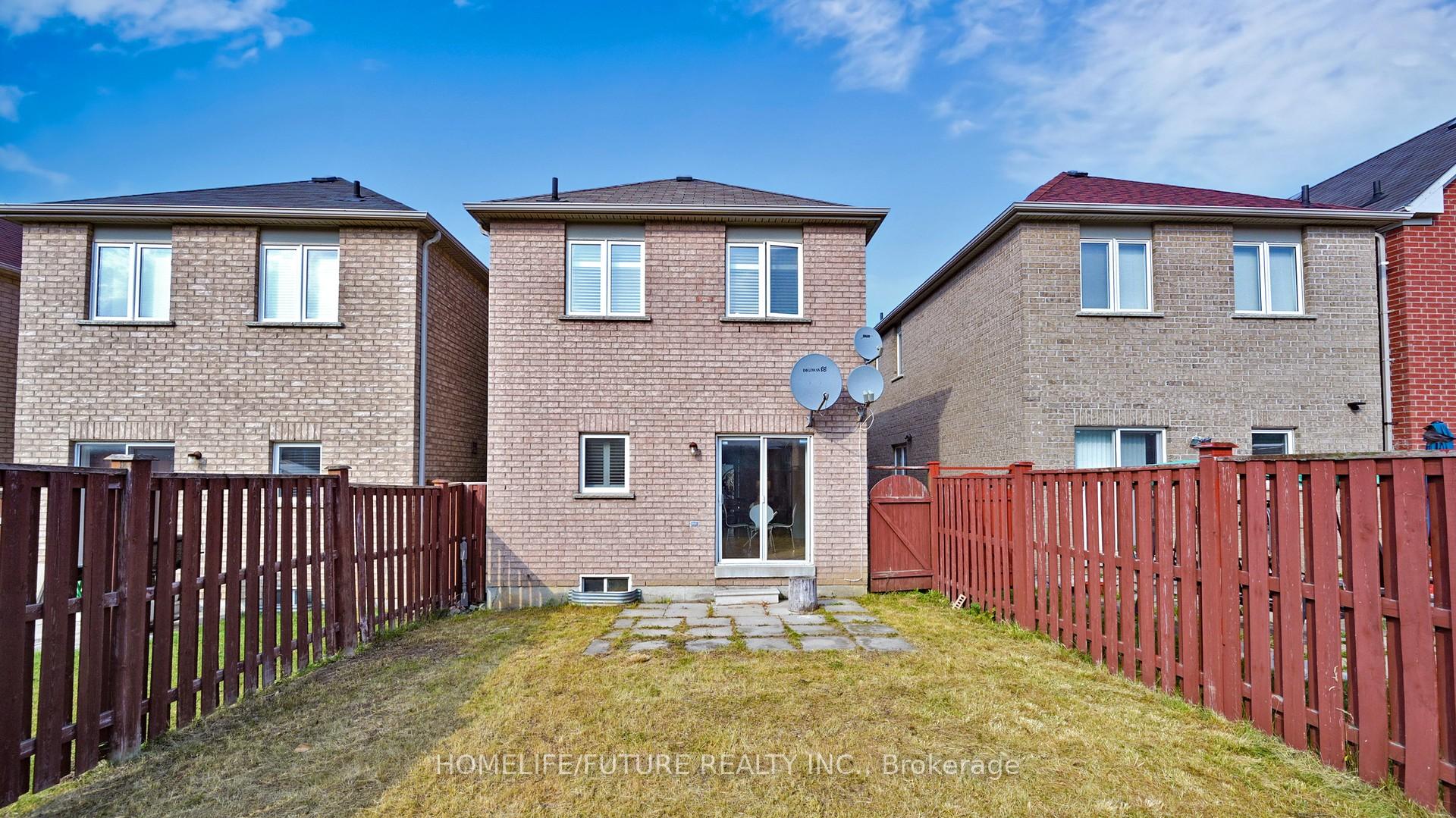Photo 48 of 105 Lahore Crescent, Markham, Cedarwood — HOMEH