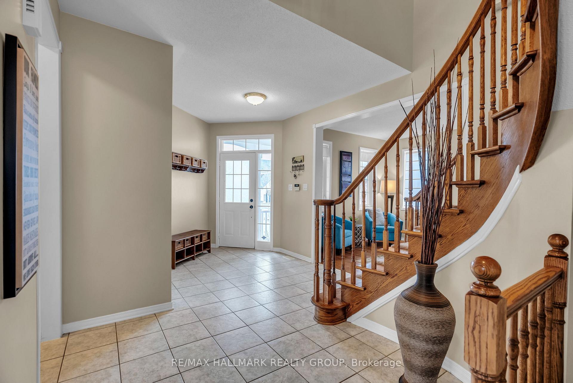 Photo 4 of 70 Insmill Crescent, Ottawa, Kanata - Kanata Lakes/Heritage Hills — HOMEH