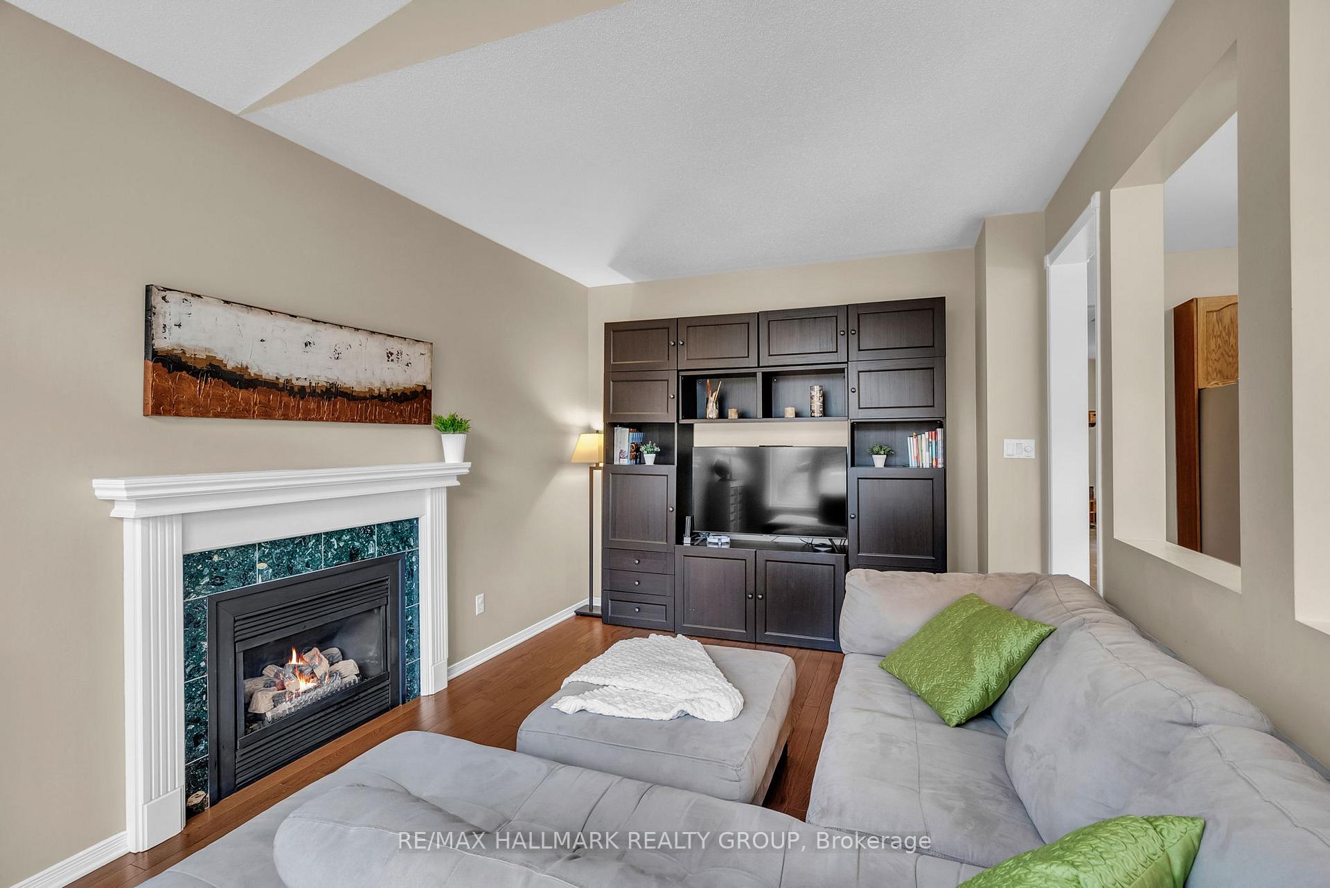 Photo 13 of 70 Insmill Crescent, Ottawa, Kanata - Kanata Lakes/Heritage Hills — HOMEH