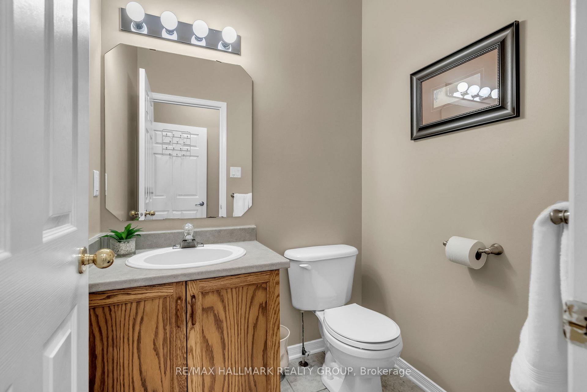 Photo 17 of 70 Insmill Crescent, Ottawa, Kanata - Kanata Lakes/Heritage Hills — HOMEH