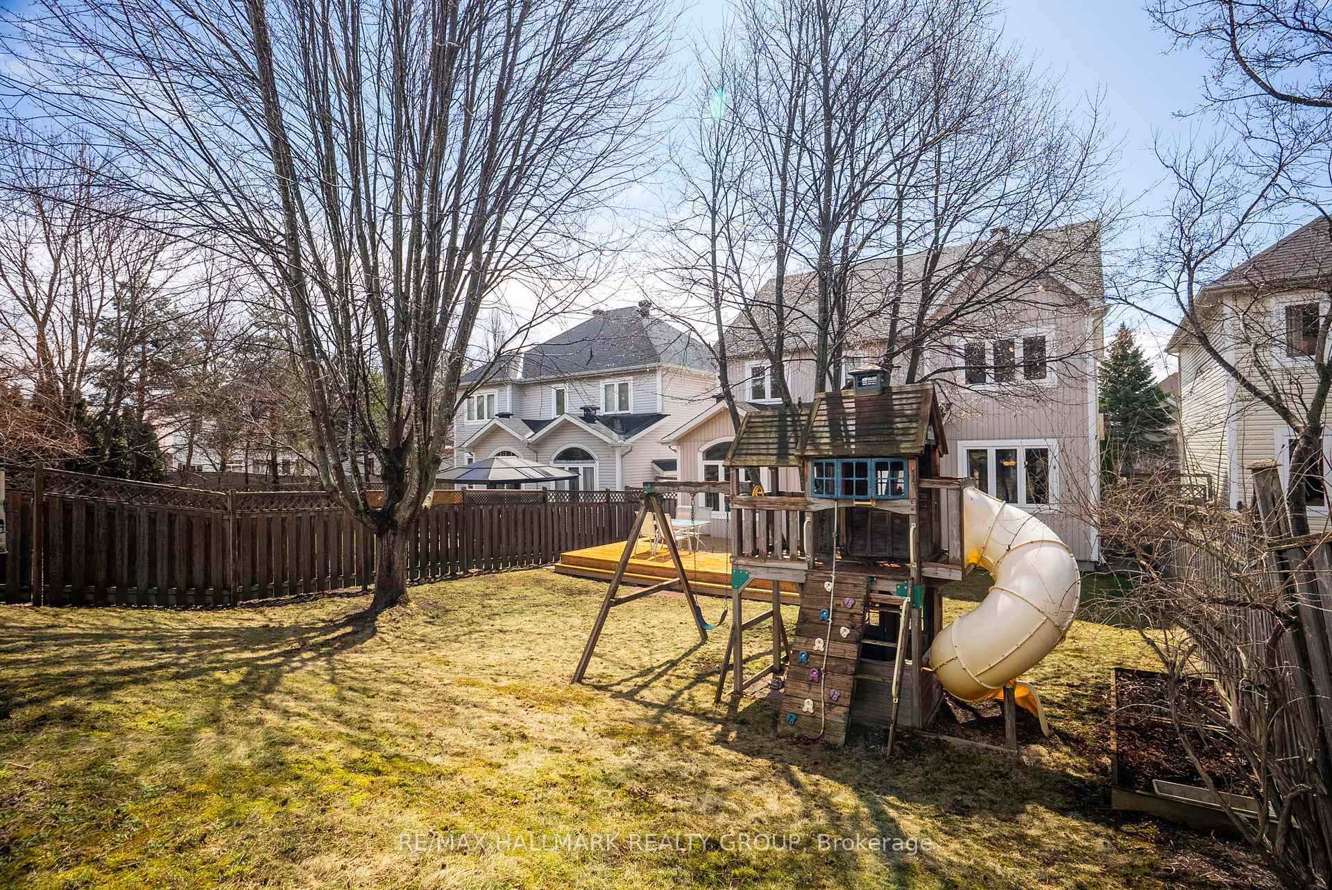 Photo 35 of 70 Insmill Crescent, Ottawa, Kanata - Kanata Lakes/Heritage Hills — HOMEH
