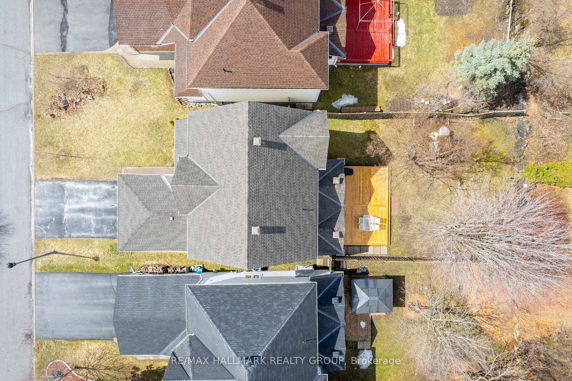 Photo 37 of 70 Insmill Crescent, Ottawa, Kanata - Kanata Lakes/Heritage Hills — HOMEH