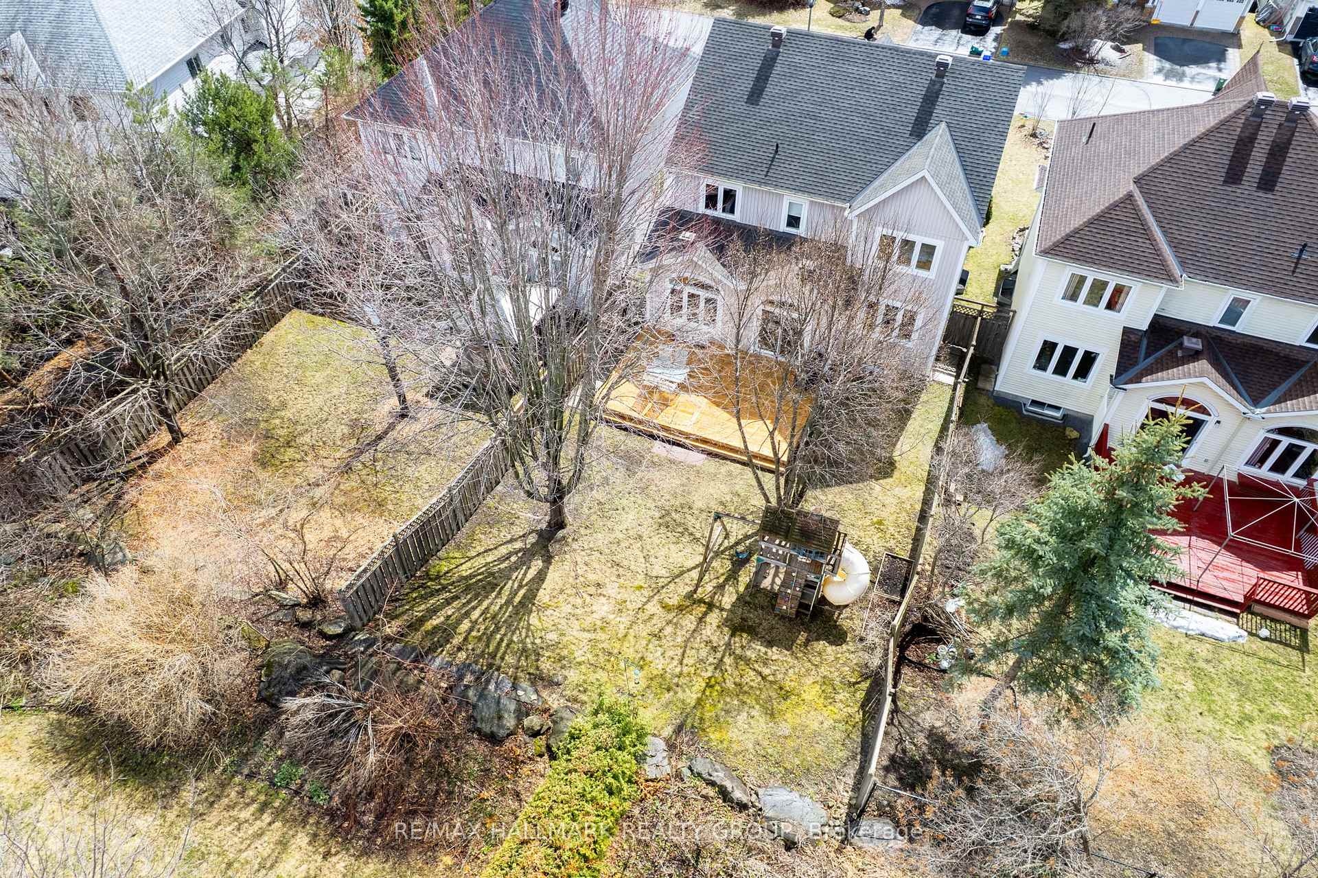 Photo 38 of 70 Insmill Crescent, Ottawa, Kanata - Kanata Lakes/Heritage Hills — HOMEH