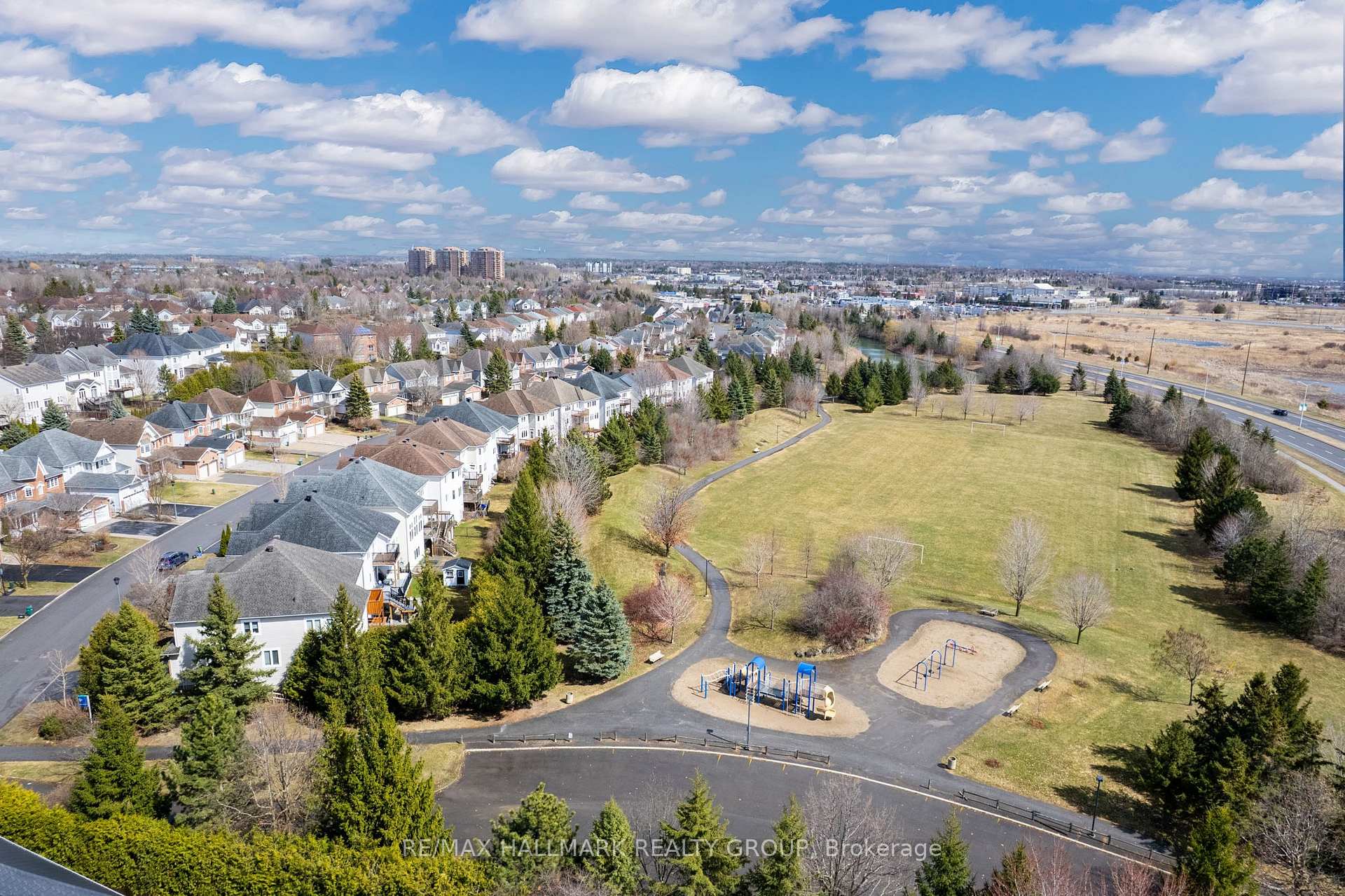Photo 40 of 70 Insmill Crescent, Ottawa, Kanata - Kanata Lakes/Heritage Hills — HOMEH