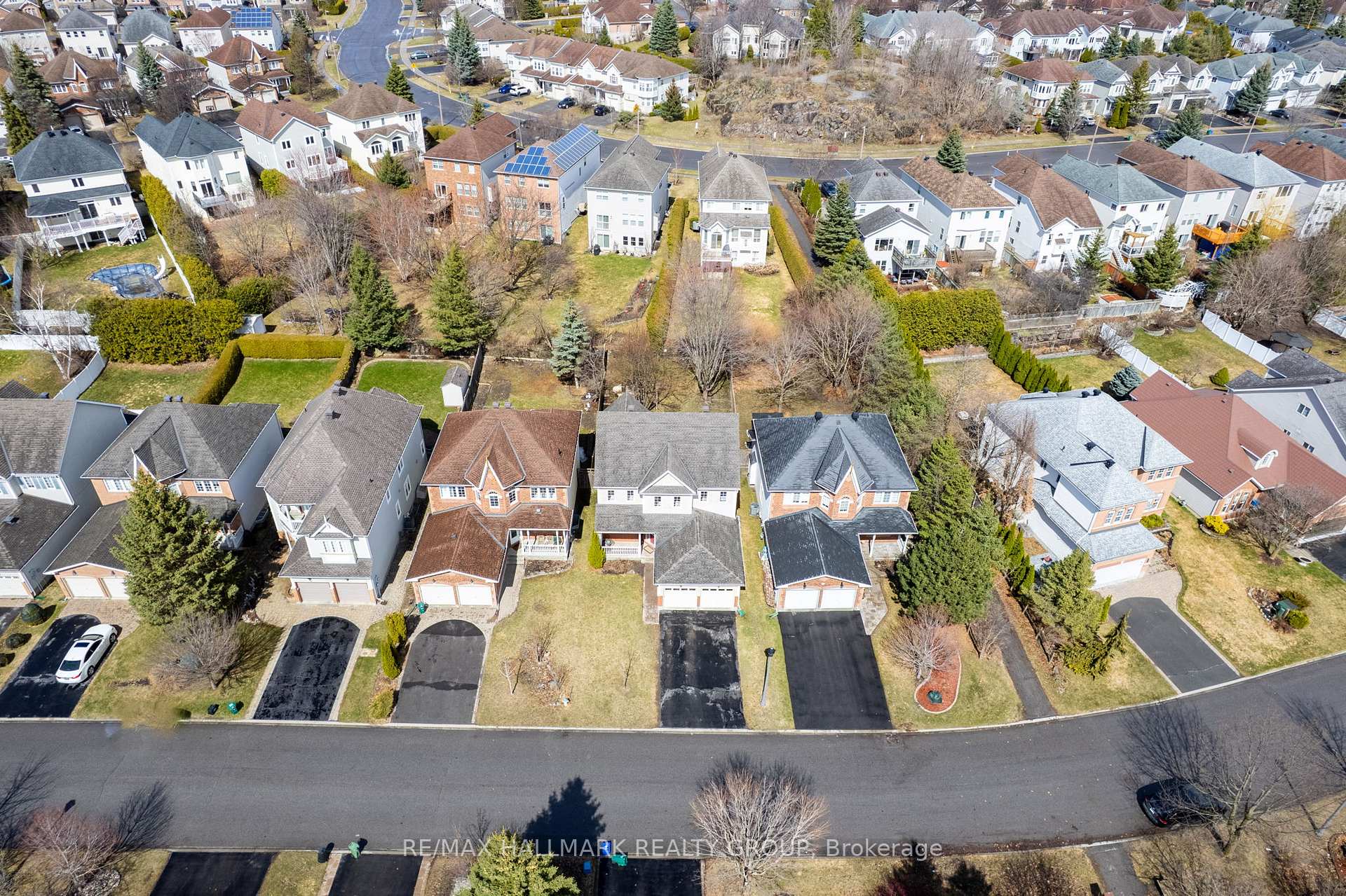 Photo 41 of 70 Insmill Crescent, Ottawa, Kanata - Kanata Lakes/Heritage Hills — HOMEH