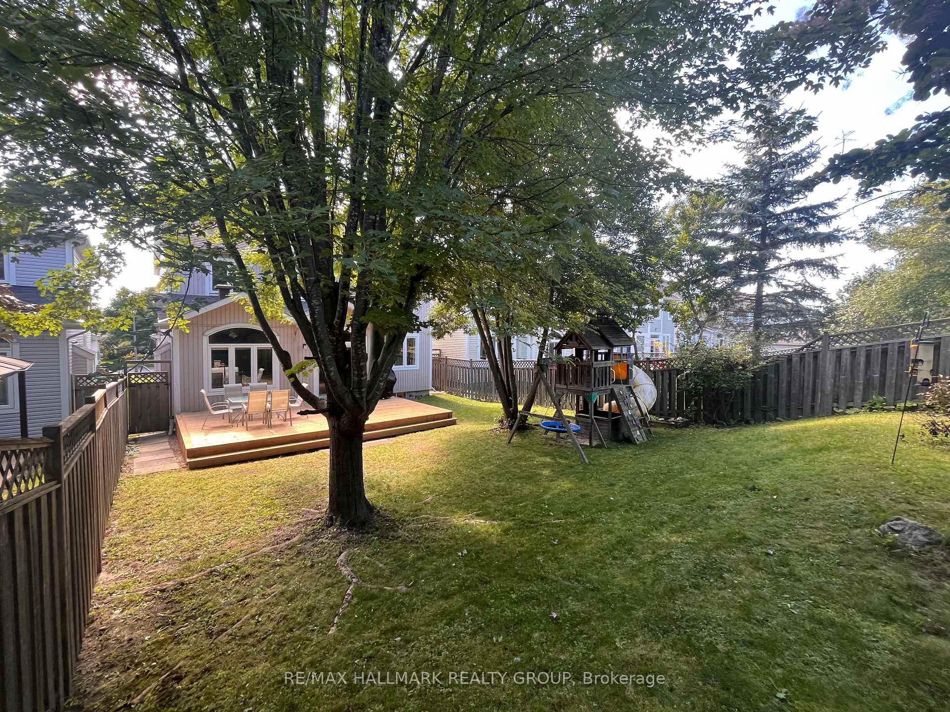 Photo 45 of 70 Insmill Crescent, Ottawa, Kanata - Kanata Lakes/Heritage Hills — HOMEH