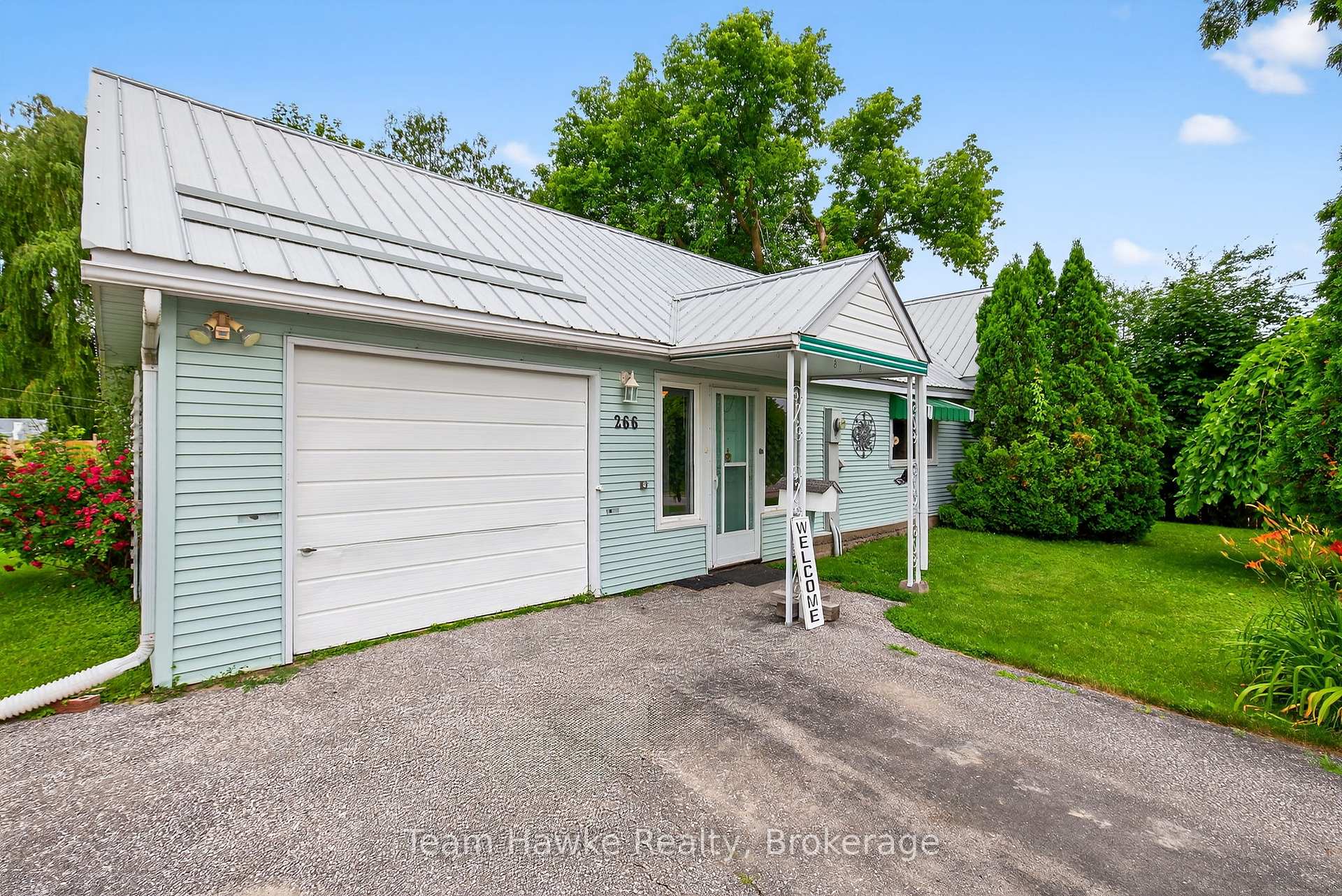 Photo 5 of 266 Barnett Avenue, Midland — HOMEH
