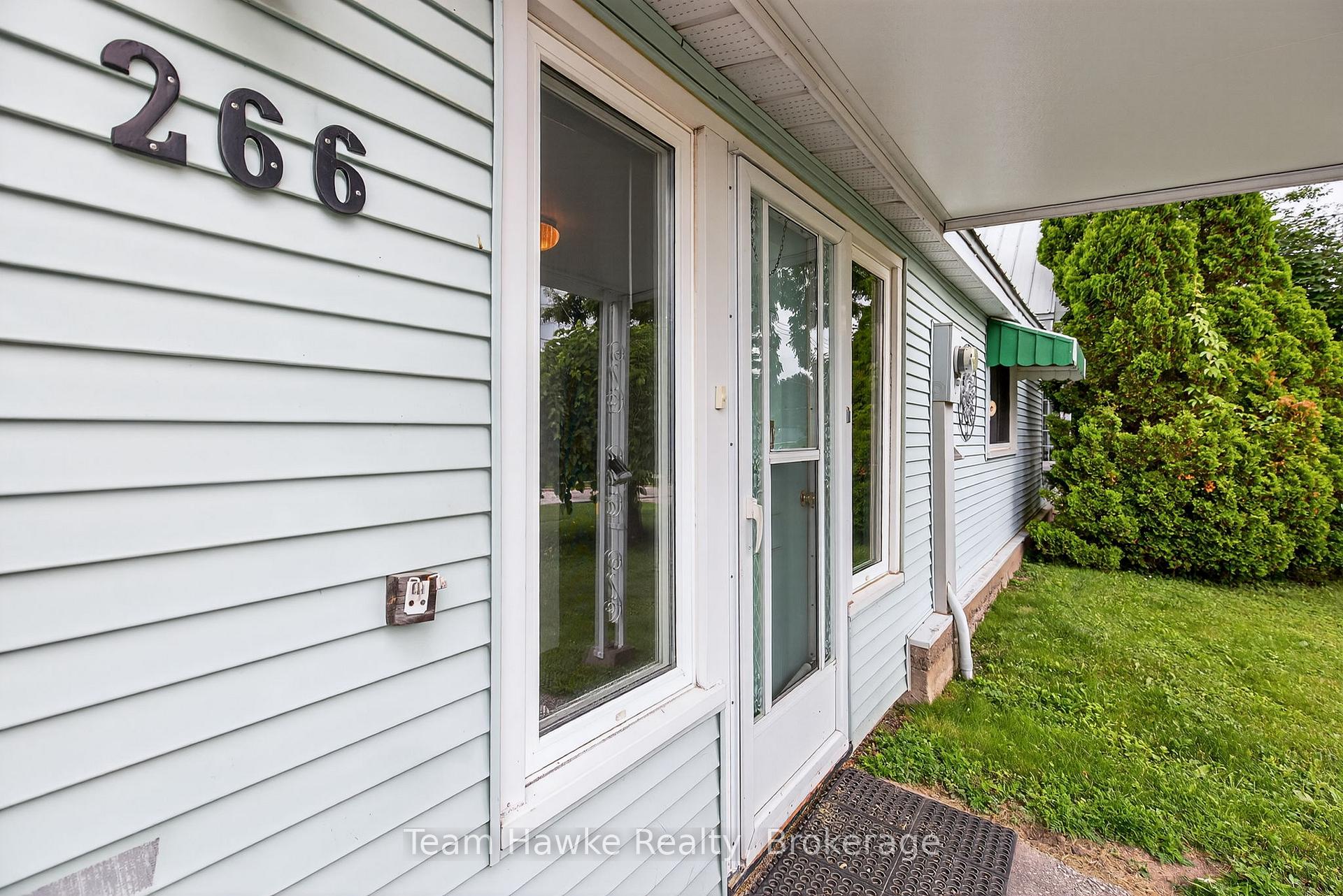 Photo 6 of 266 Barnett Avenue, Midland — HOMEH