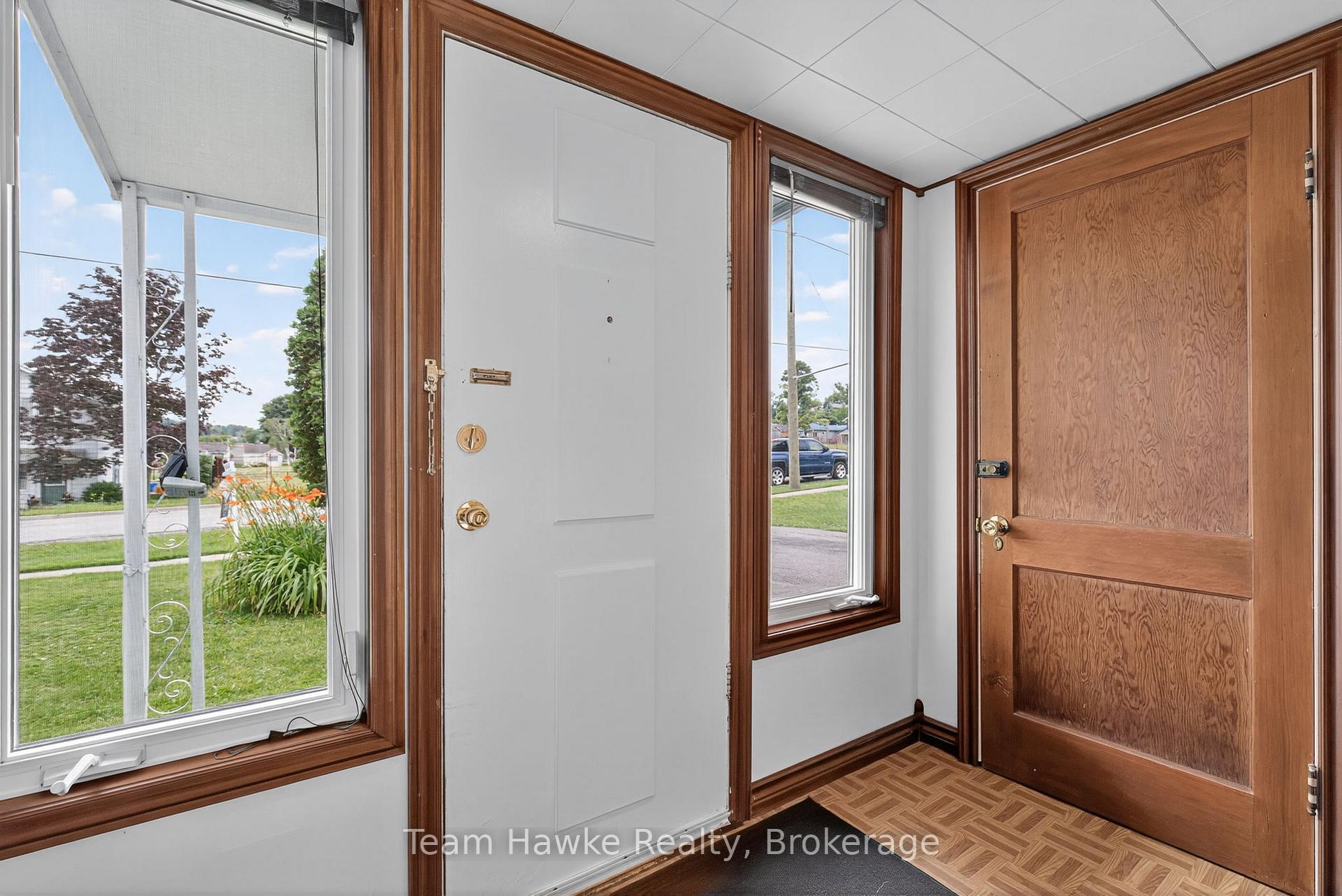 Photo 7 of 266 Barnett Avenue, Midland — HOMEH