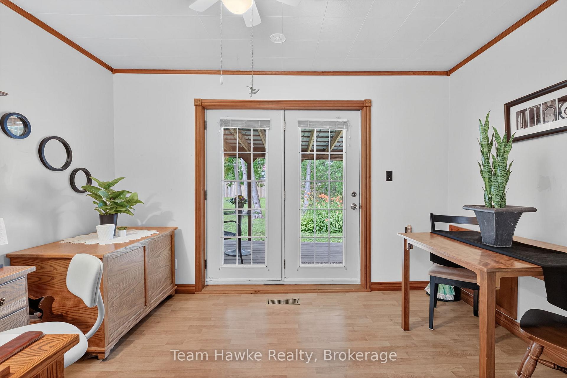 Photo 11 of 266 Barnett Avenue, Midland — HOMEH