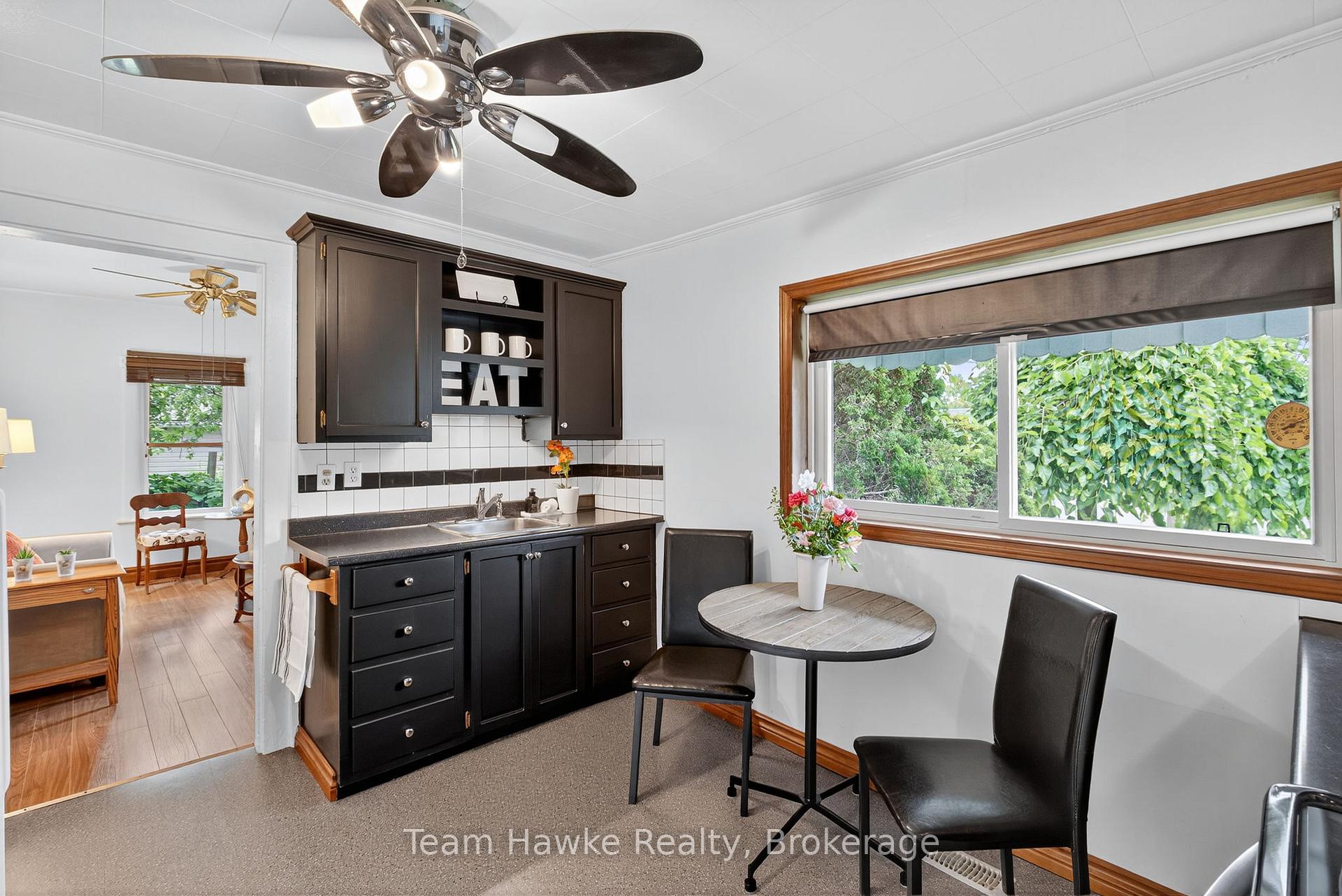 Photo 13 of 266 Barnett Avenue, Midland — HOMEH