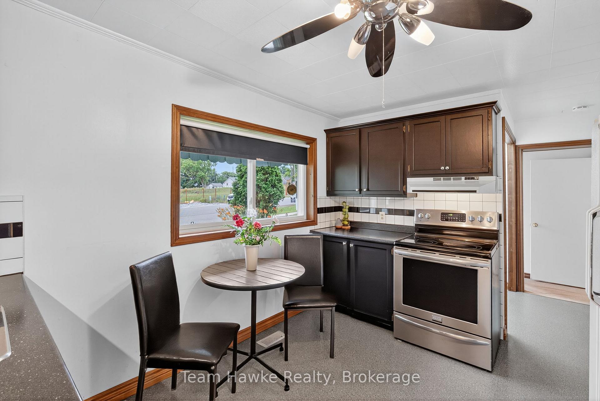 Photo 14 of 266 Barnett Avenue, Midland — HOMEH