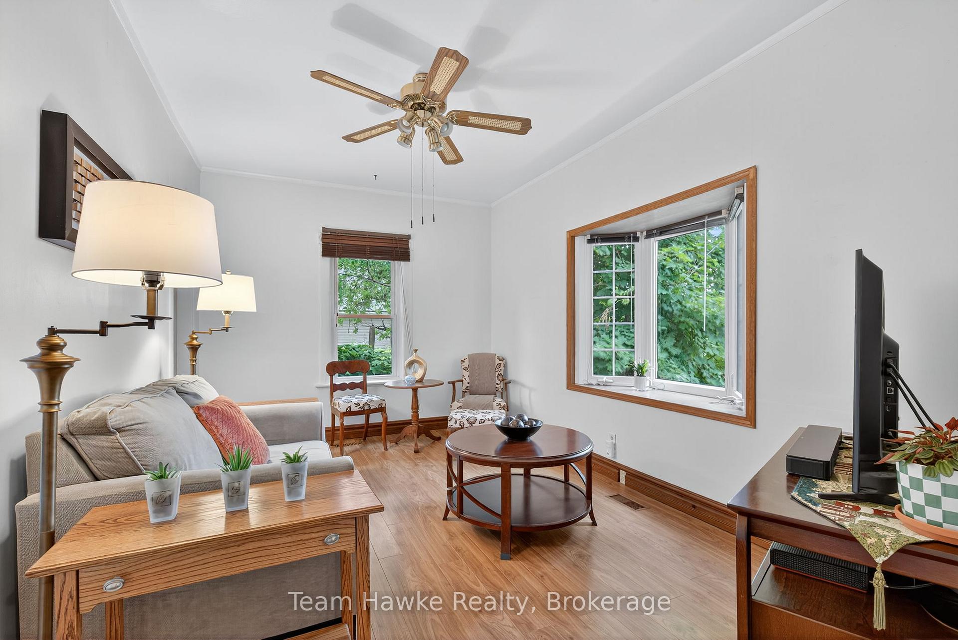 Photo 15 of 266 Barnett Avenue, Midland — HOMEH