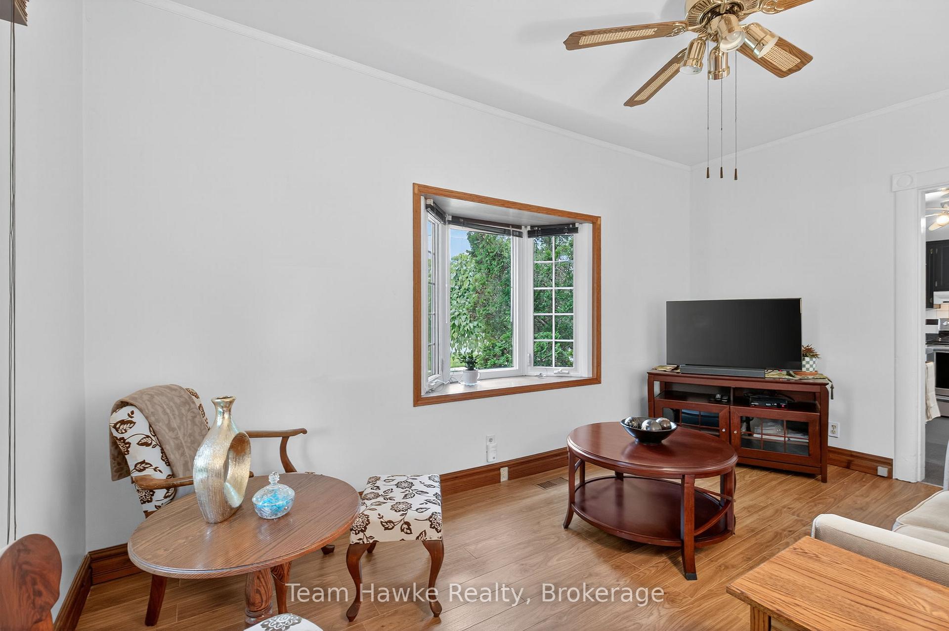 Photo 16 of 266 Barnett Avenue, Midland — HOMEH