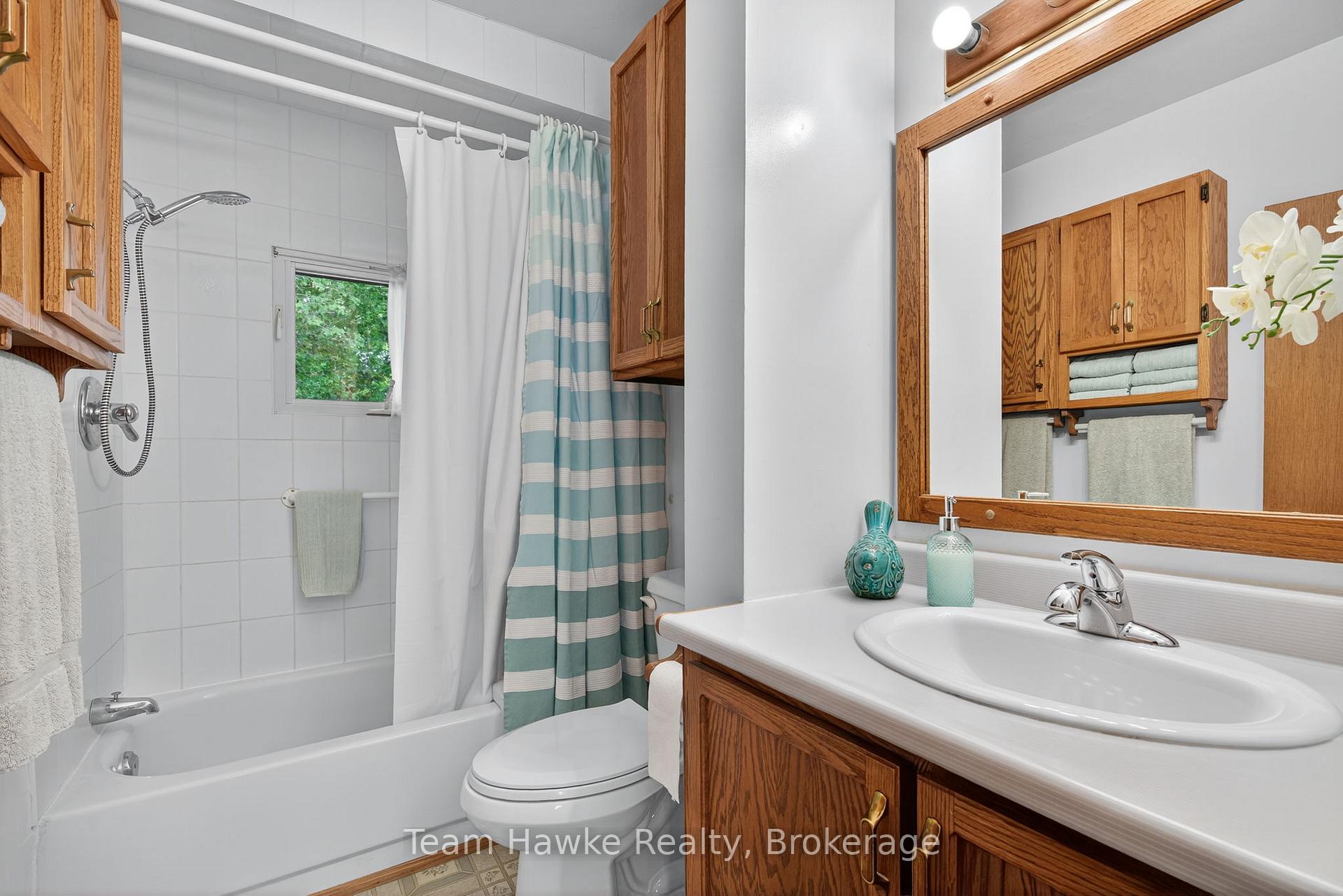 Photo 19 of 266 Barnett Avenue, Midland — HOMEH