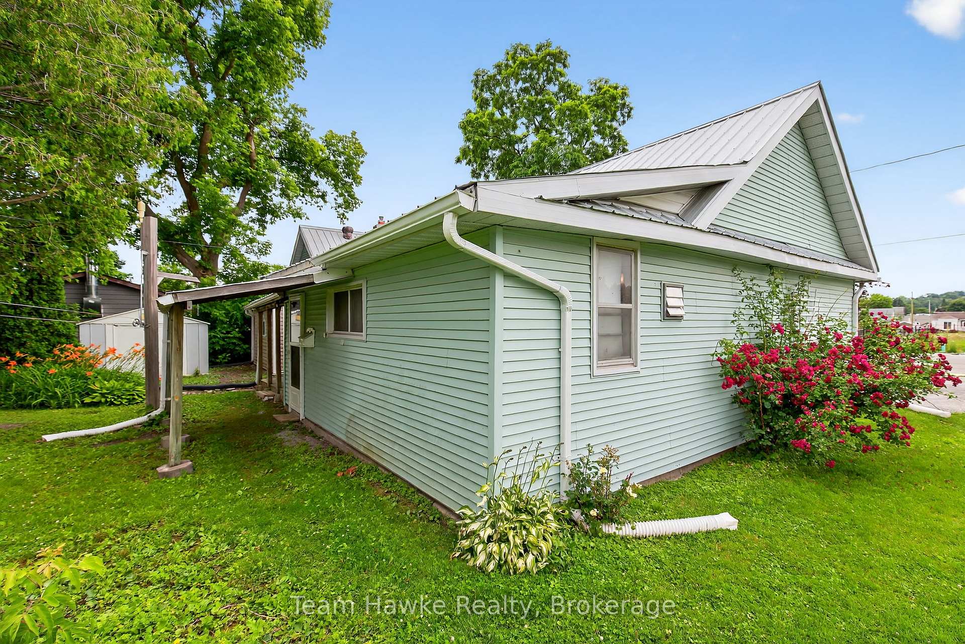 Photo 20 of 266 Barnett Avenue, Midland — HOMEH