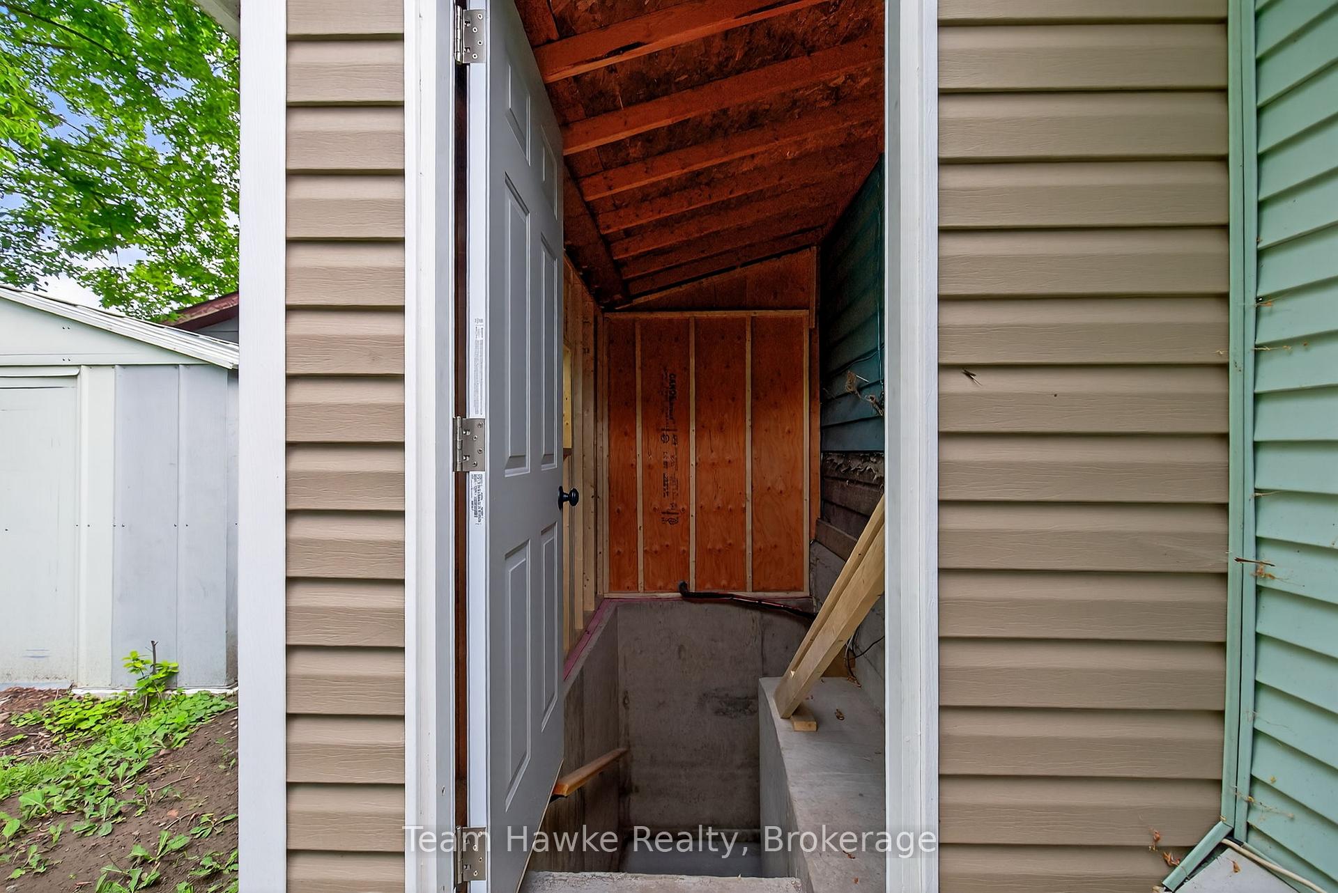 Photo 24 of 266 Barnett Avenue, Midland — HOMEH