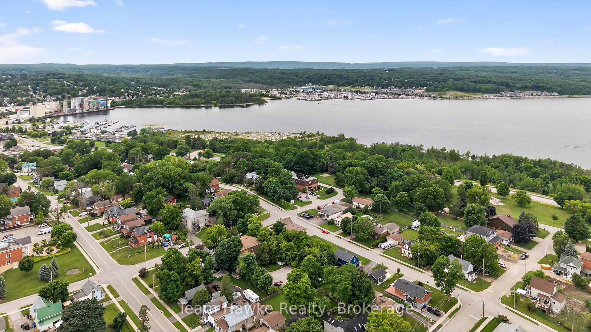 Photo 33 of 266 Barnett Avenue, Midland — HOMEH